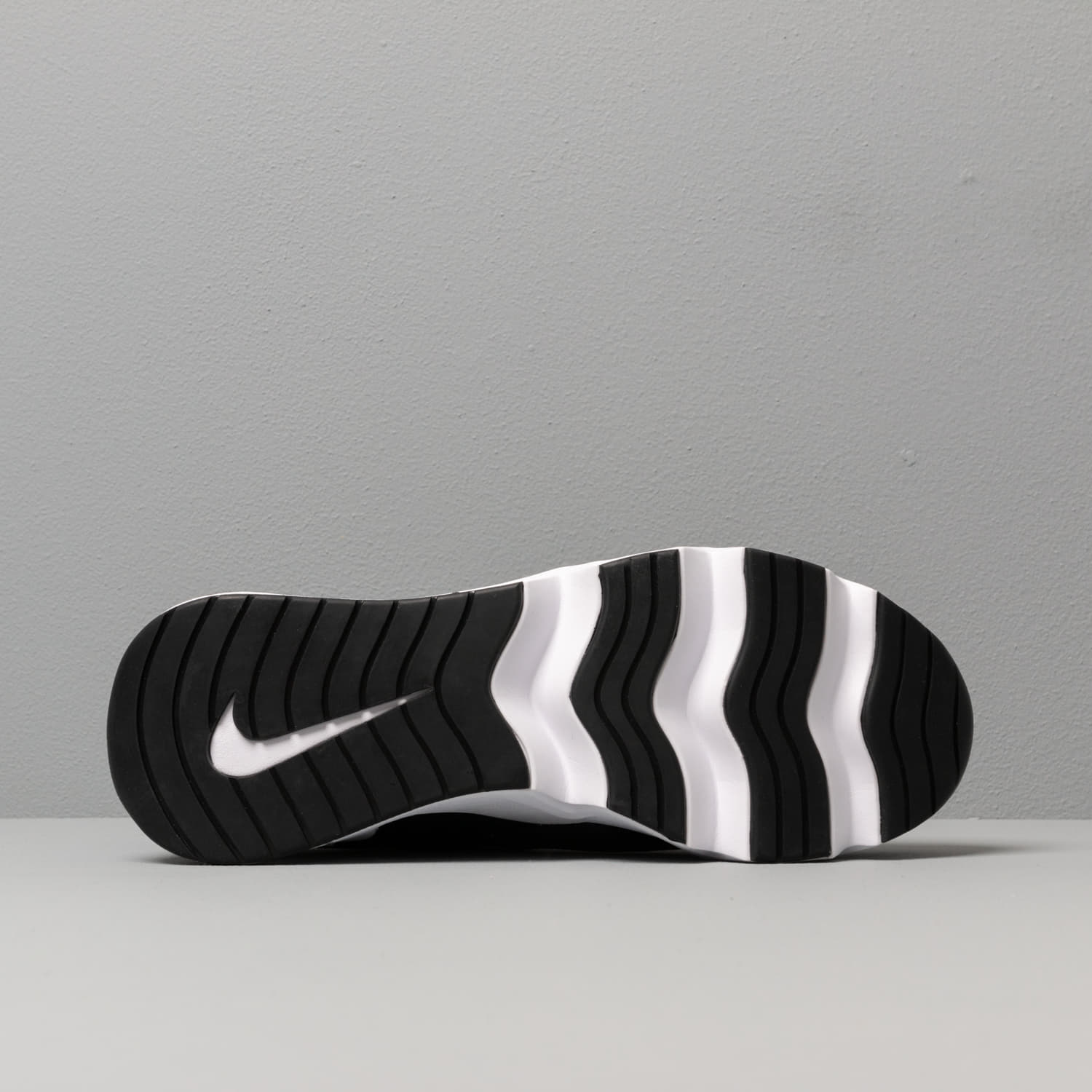 Ženski čevlji Nike Wmns Ryz 365 Black/ White