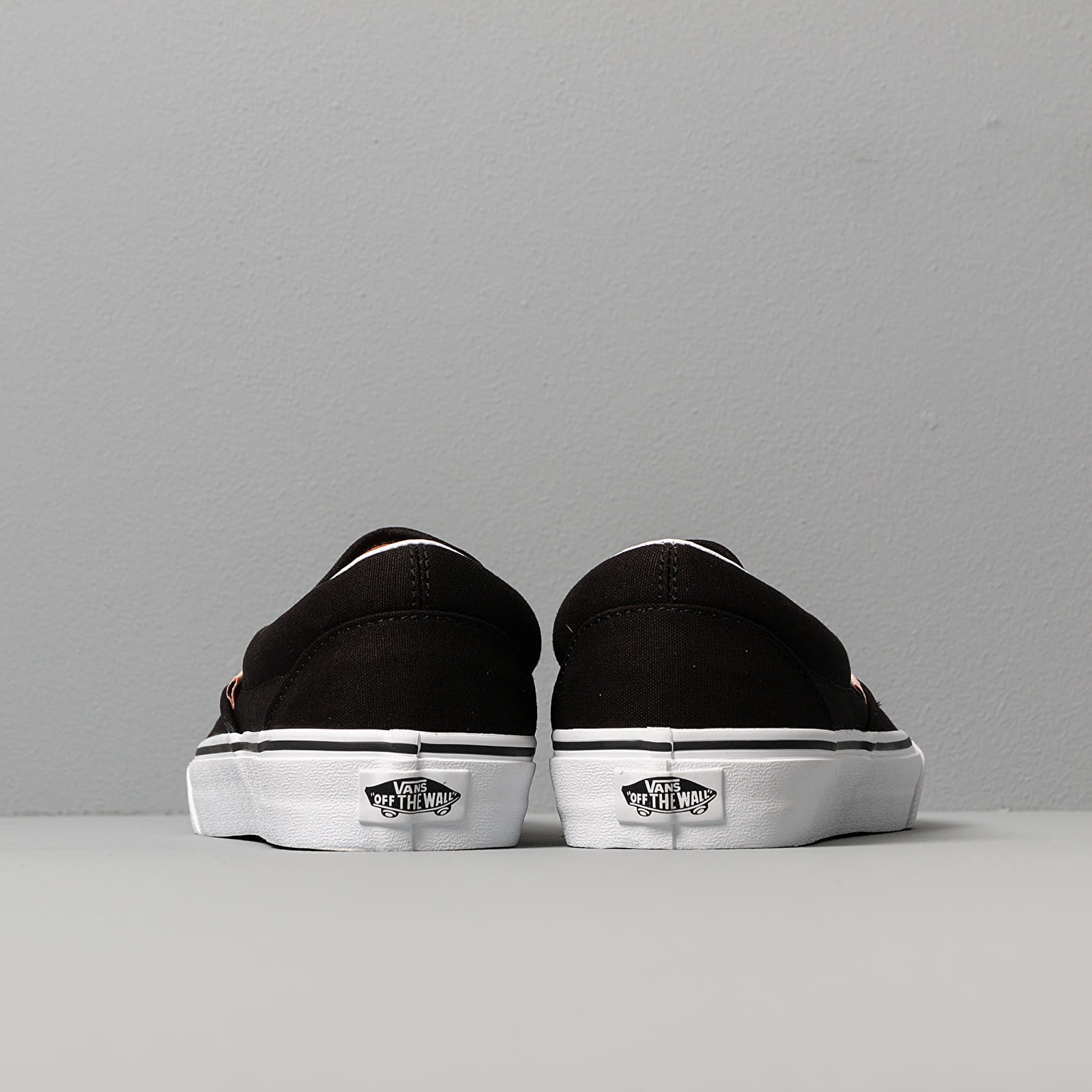 Încălțăminte și sneakerși pentru bărbați Vans Breast Cancer Awareness Classic Slip-On You Got This/ True White