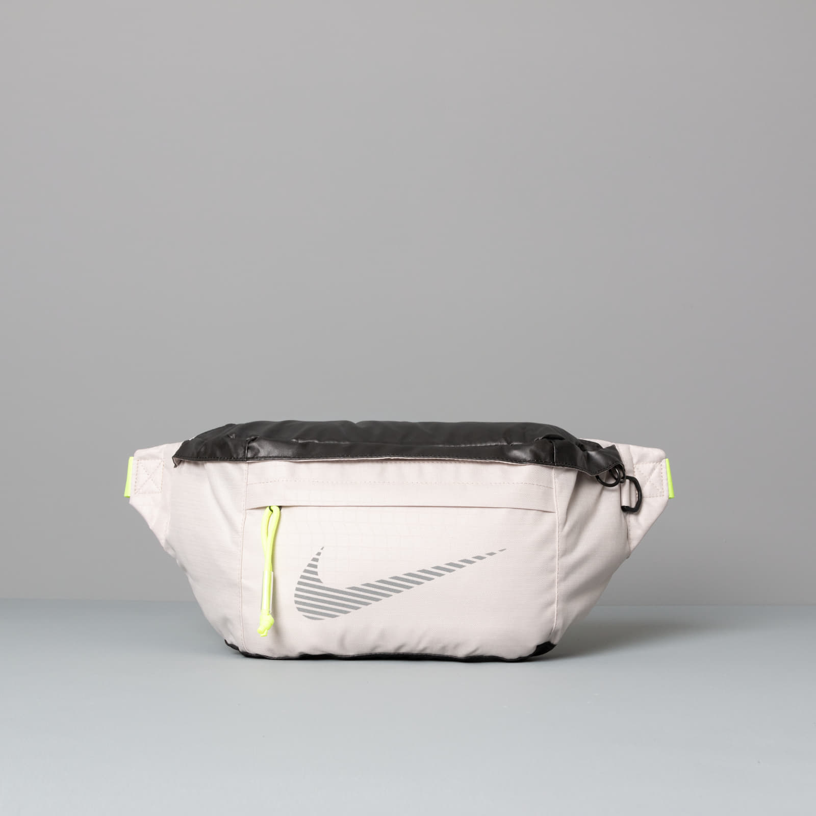 Övtáskák Nike Sportswear Tech Hip Pack Desert Sand/ Black/ Reflective