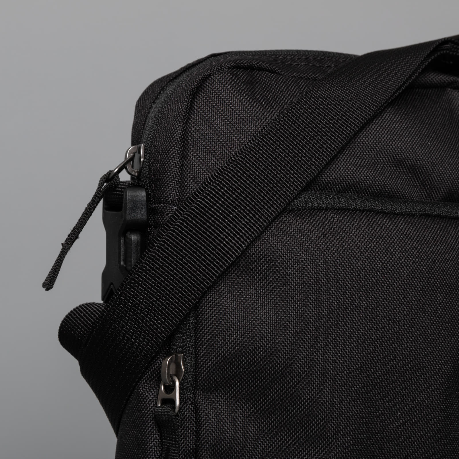Crossbody bags Nike Sportswear Heritage Shoulder Bag Black/ White