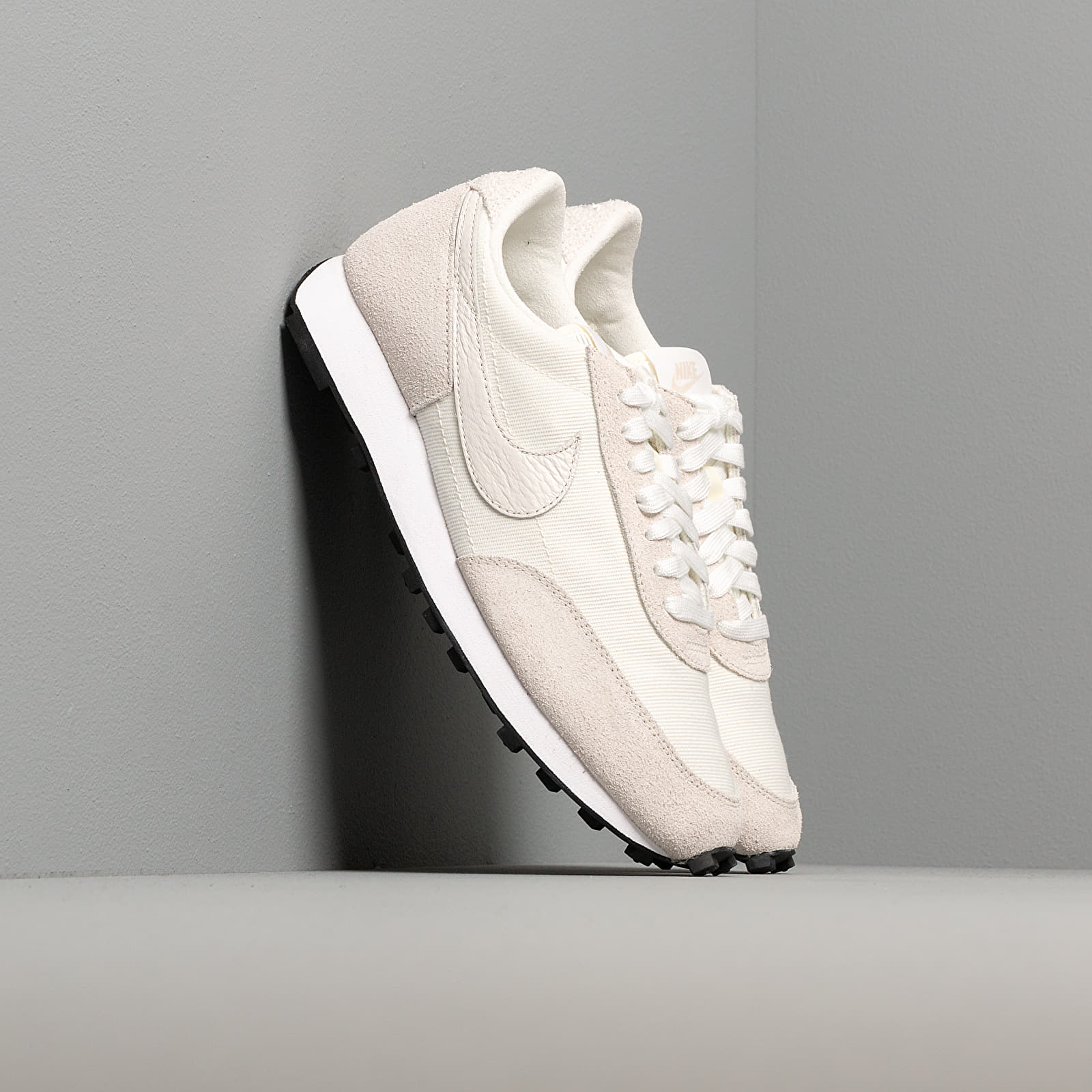 Nike daybreak mens top