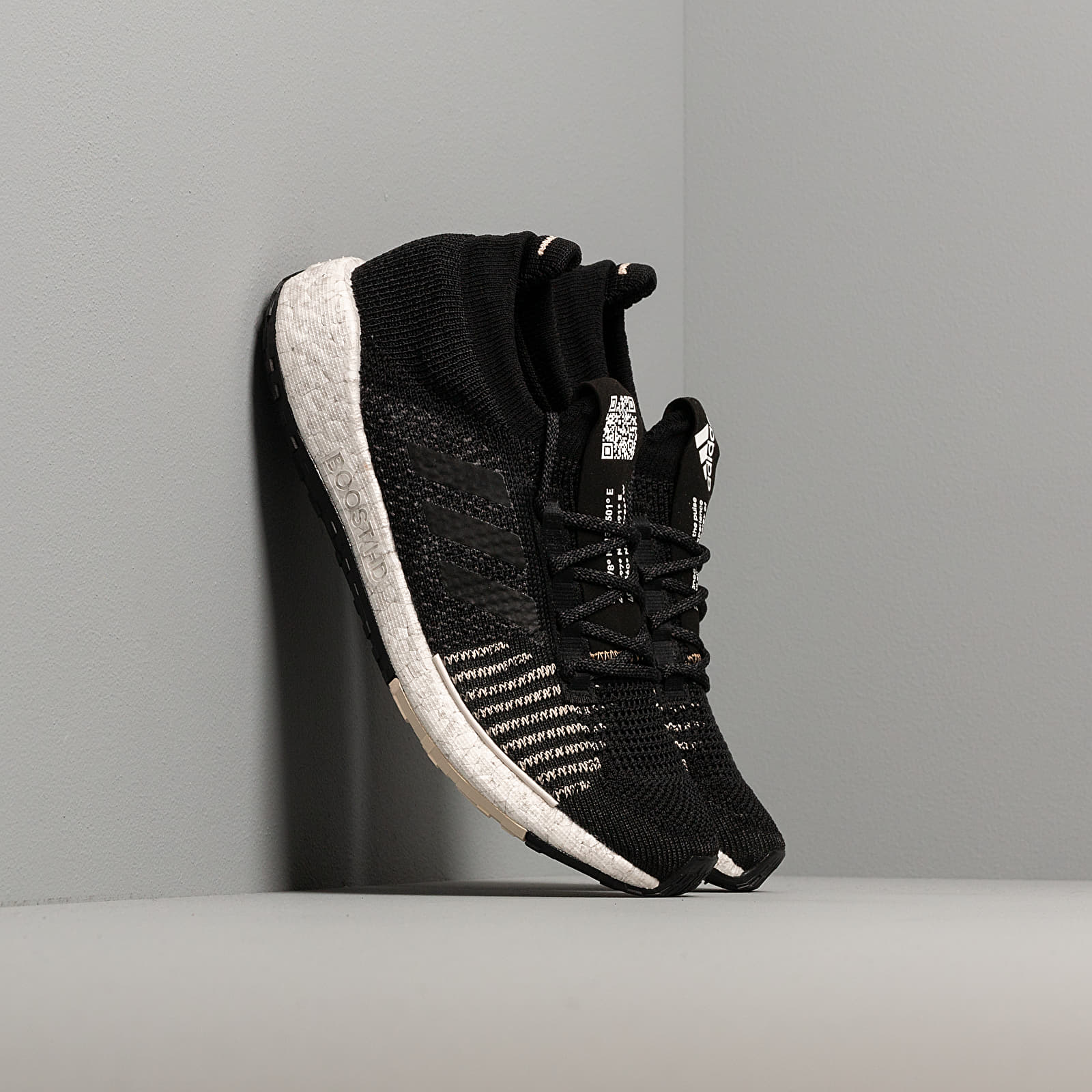 Мъжки кецове и обувки adidas PulseBOOST HD LTD m Core Black/ Core Black/ Linen