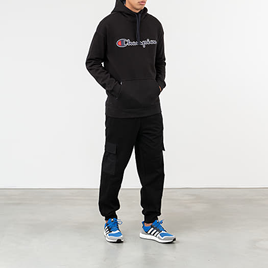 Black champion clearance hoodie outfit