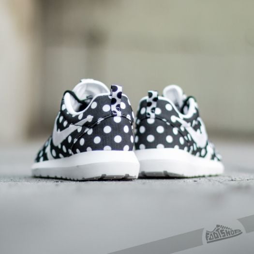 Roshe black best sale and white dots