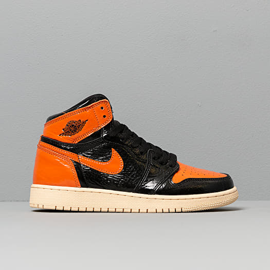 Women s shoes Air Jordan 1 Retro High OG GS Black Starfish Pale