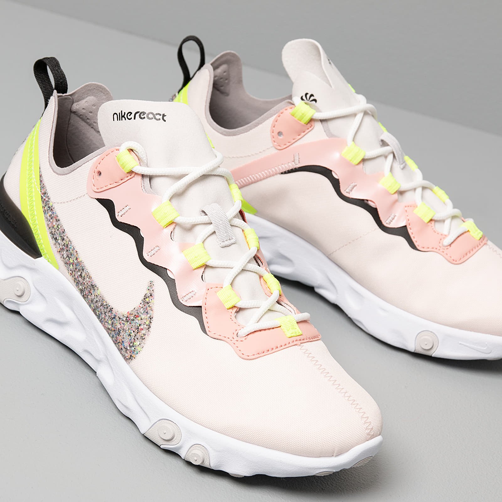 Women s shoes Nike W React Element 55 Premium Light Soft Pink Atmosphere Grey Black Footshop