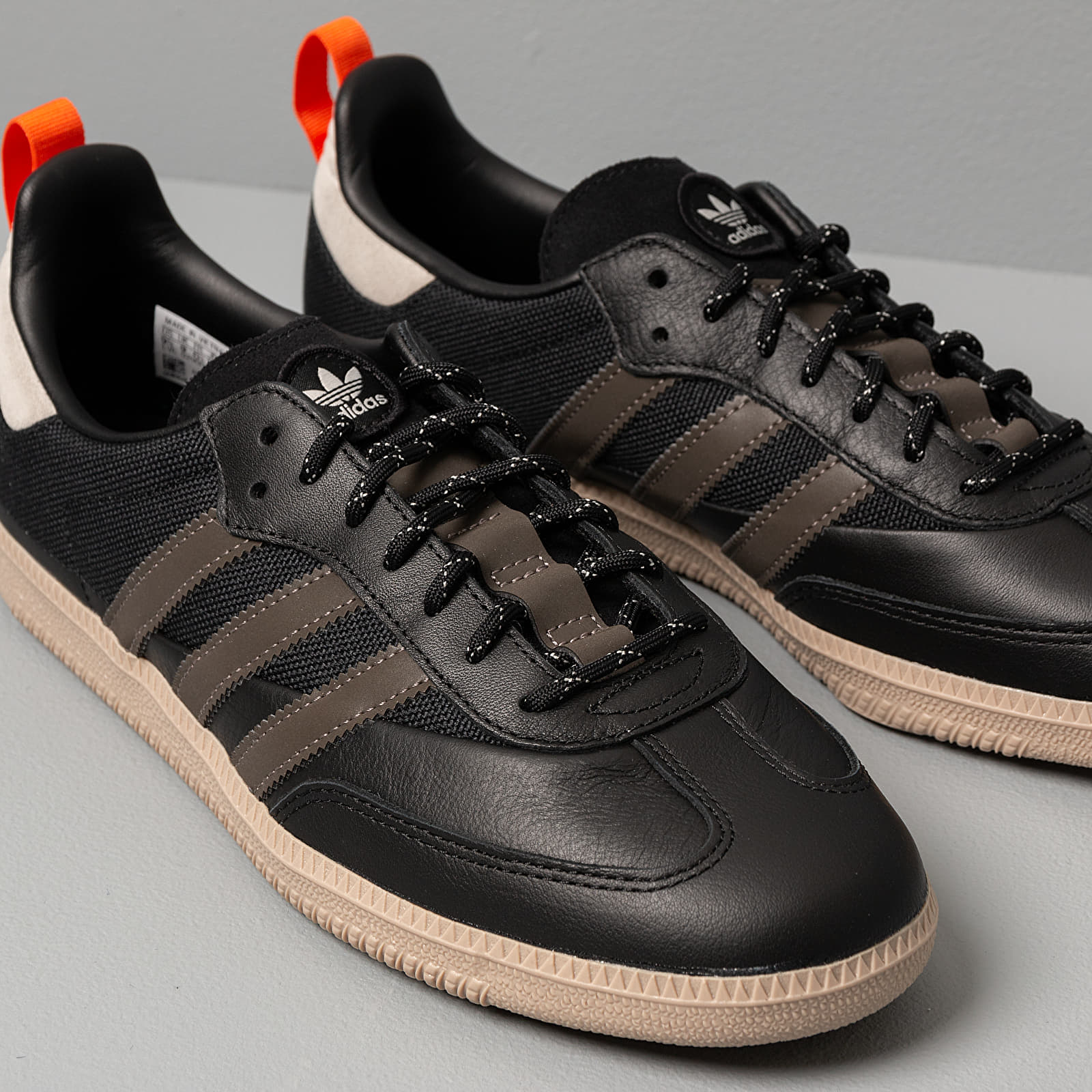 Férfi cipők adidas Samba OG Core Black/ Trace Green Metalic/ Grey Five
