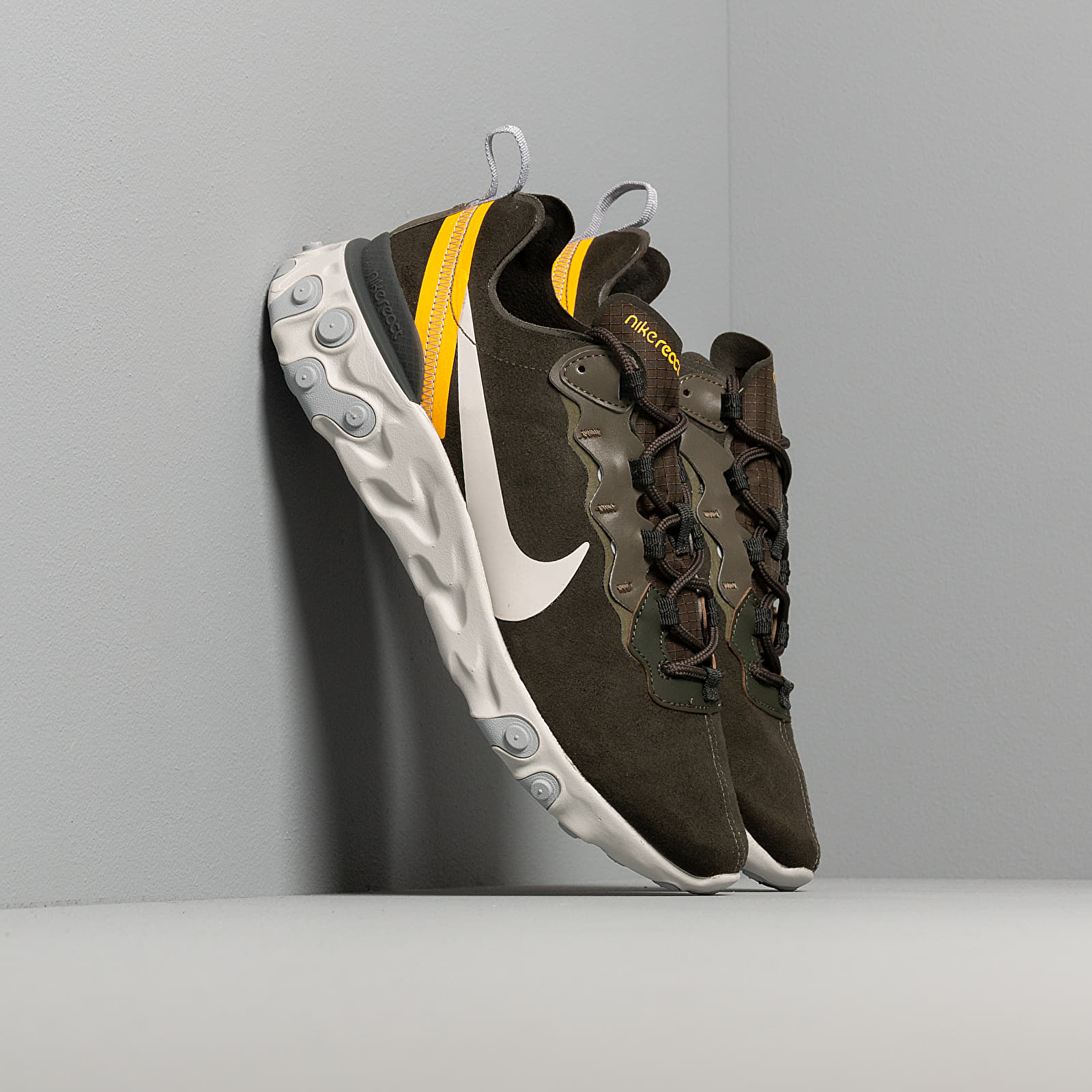 Men s shoes Nike React Element 55 Sequoia Light Bone University Gold Footshop