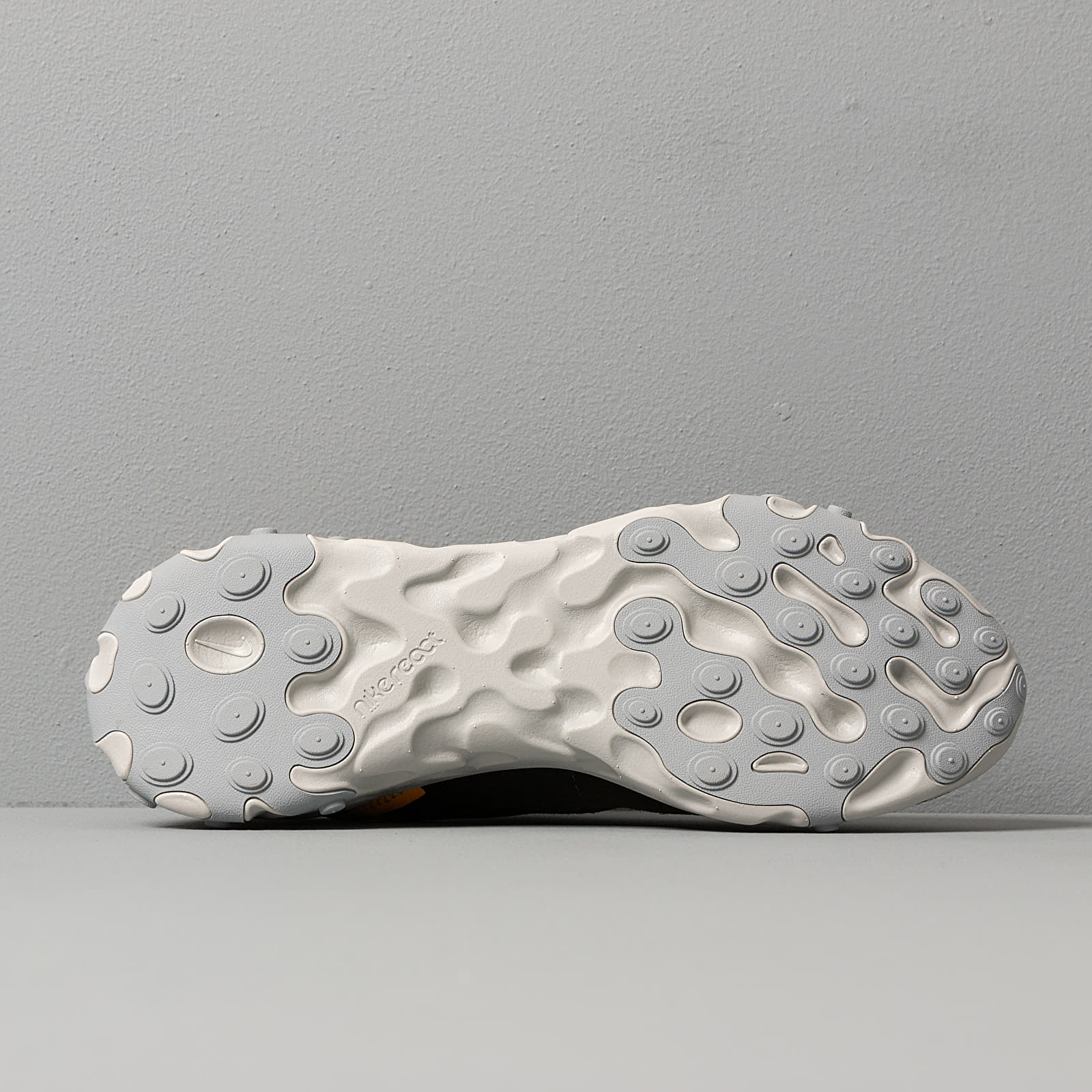 Nike react element 96 uomo shop scontate