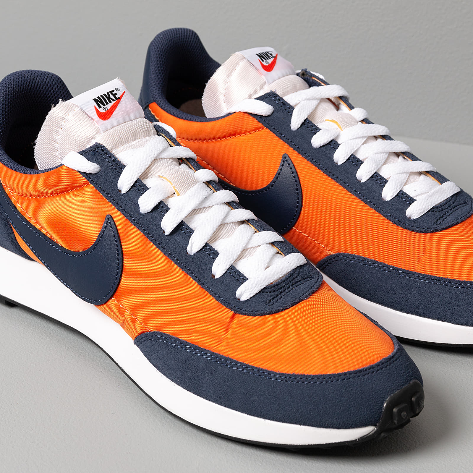 Nike air tailwind navy store