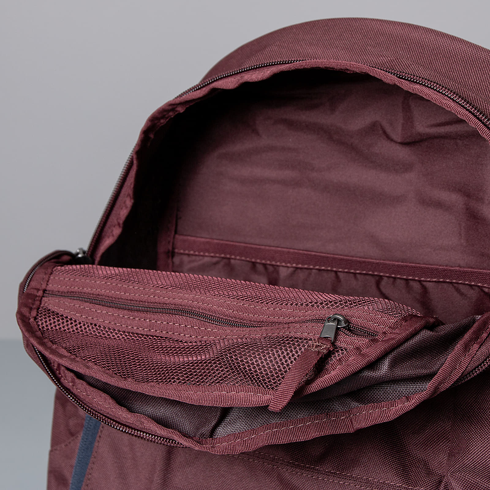 Burgundy deals backpack nike