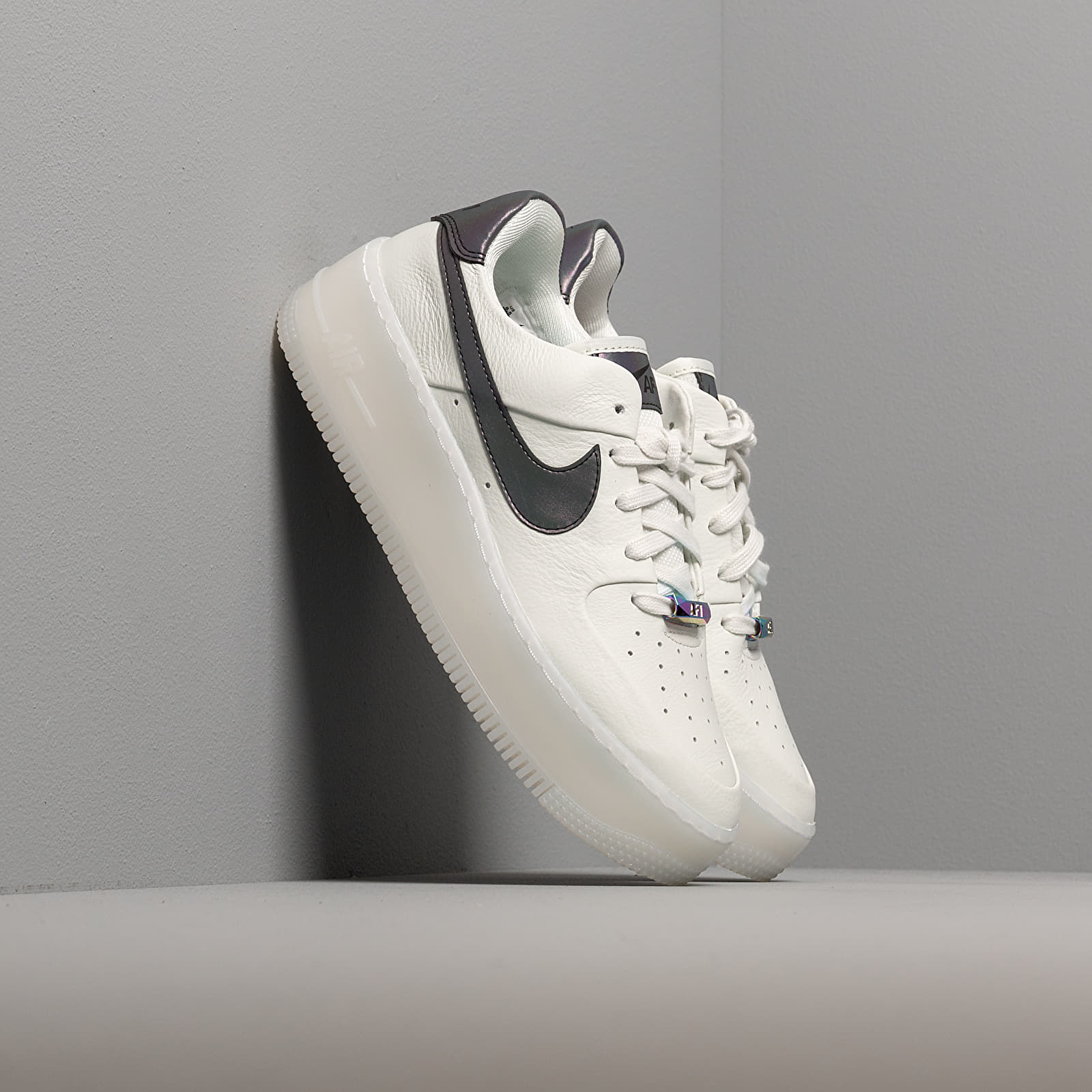 Nike W Air Force 1 Sage Low LX