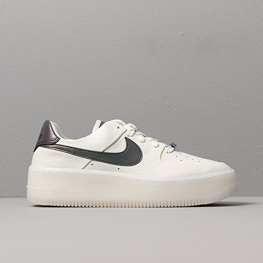Nike air force 1 sage low lx women's deals shoe