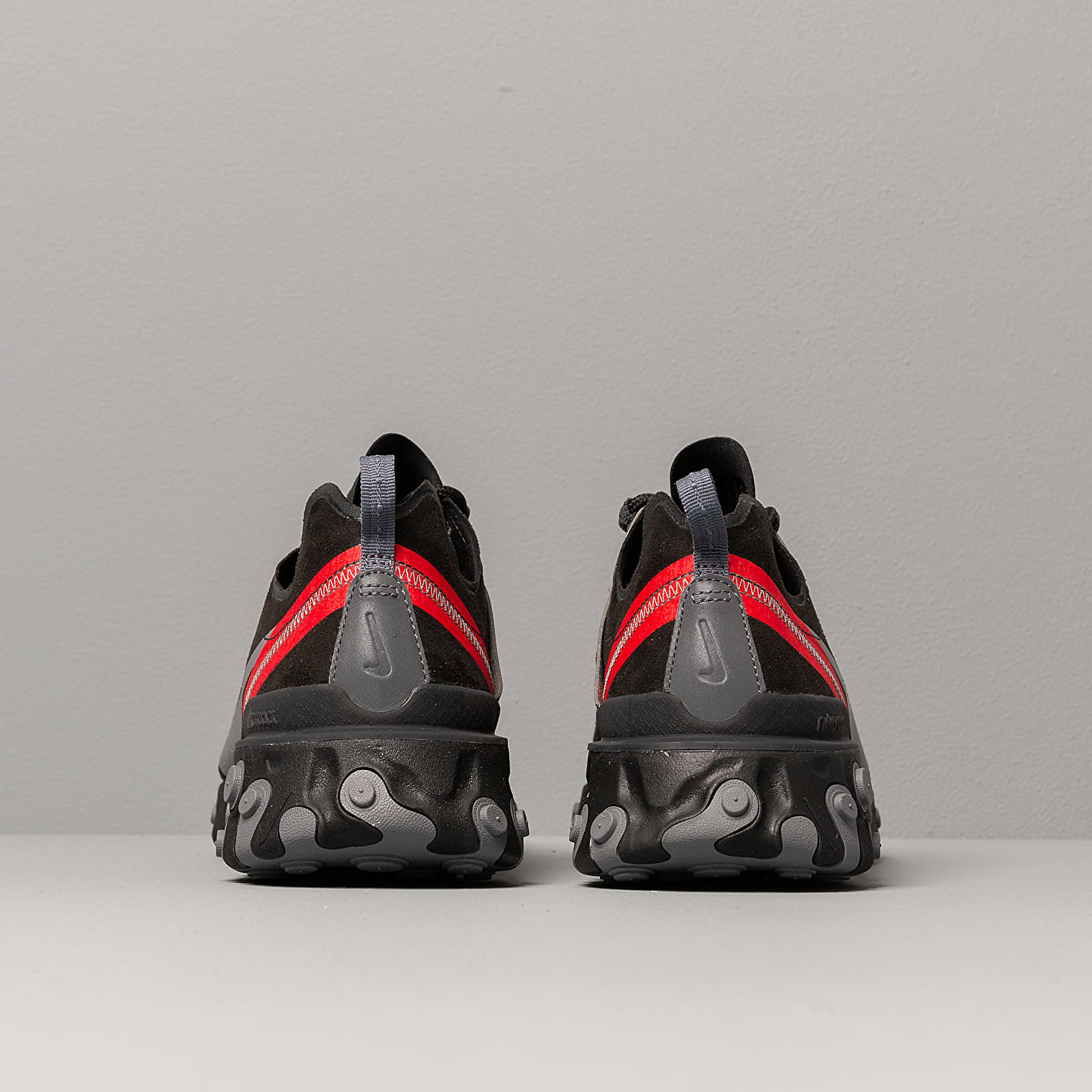 Nike react off white noir store