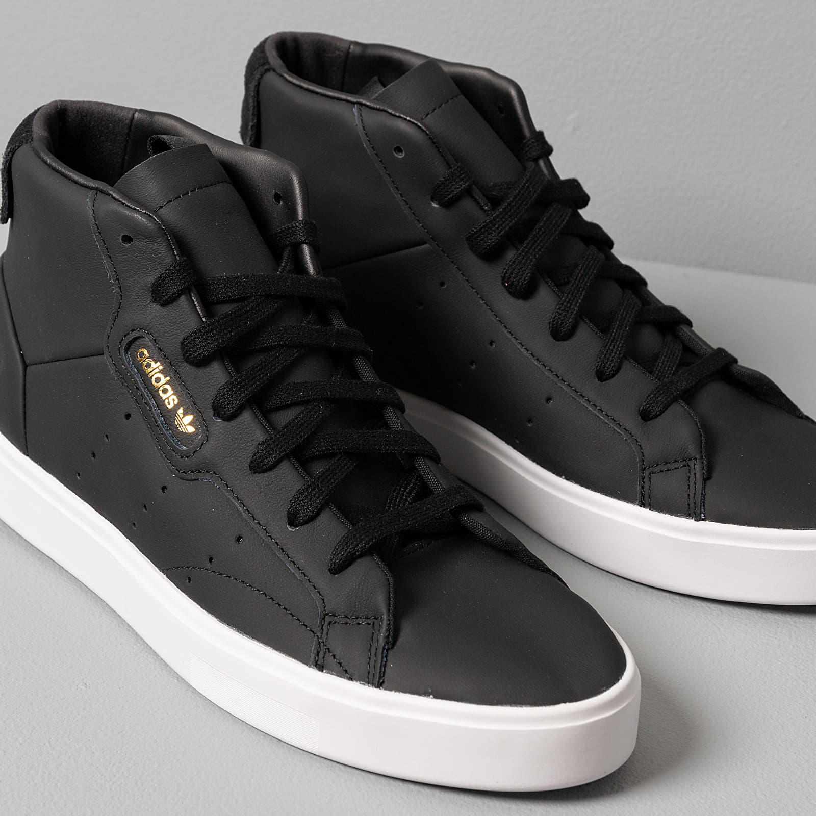 Adidas sleek mid store