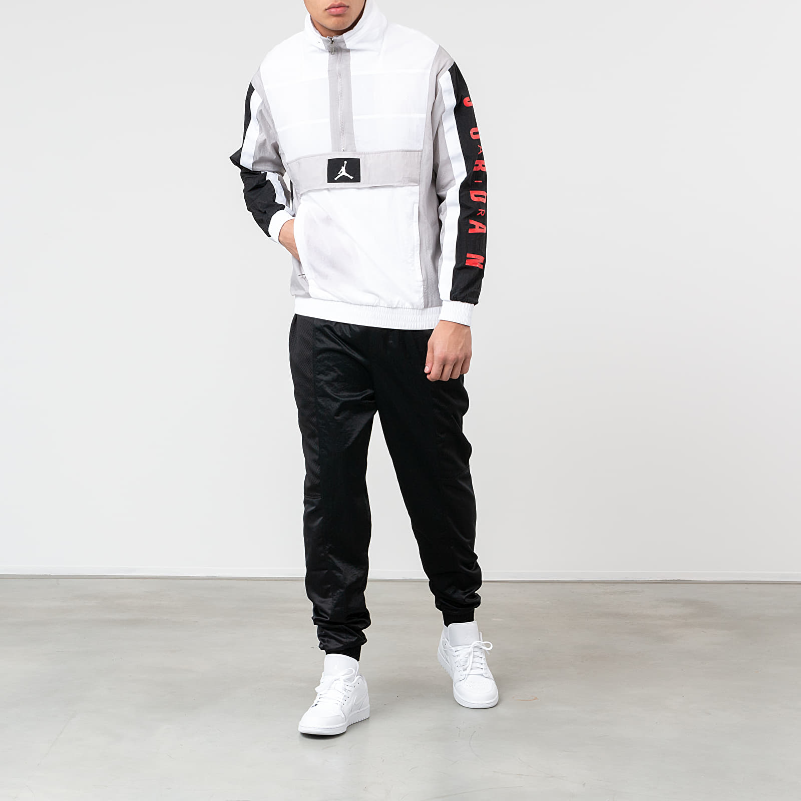 Bundy Jordan Wings Windwear Jacket White/ Atmosphere Grey/ Black/ White