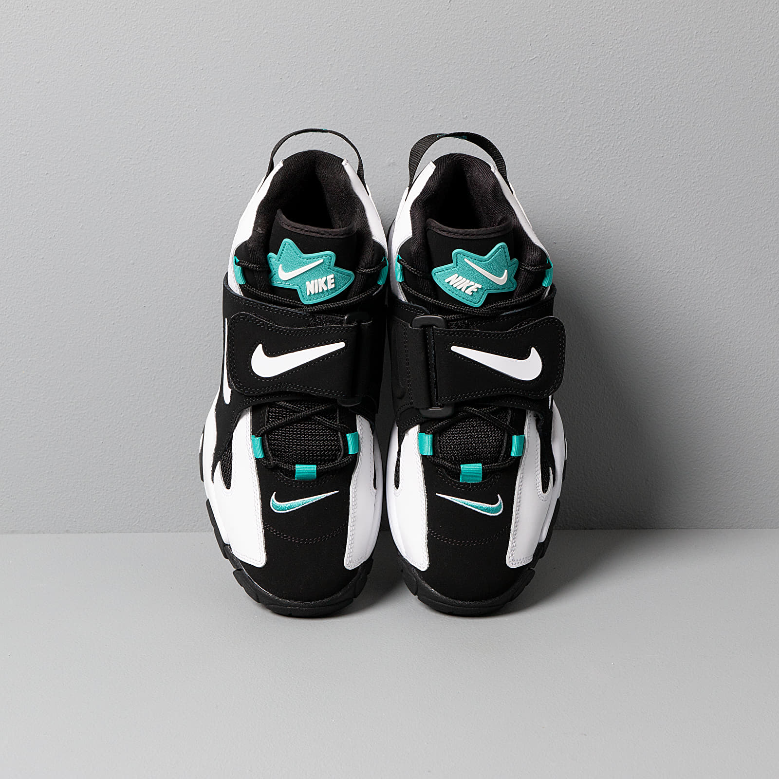 Nike air barrage hotsell black white aqua