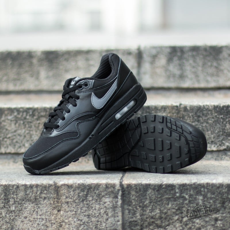 Nike air max shop 1 gs triple black