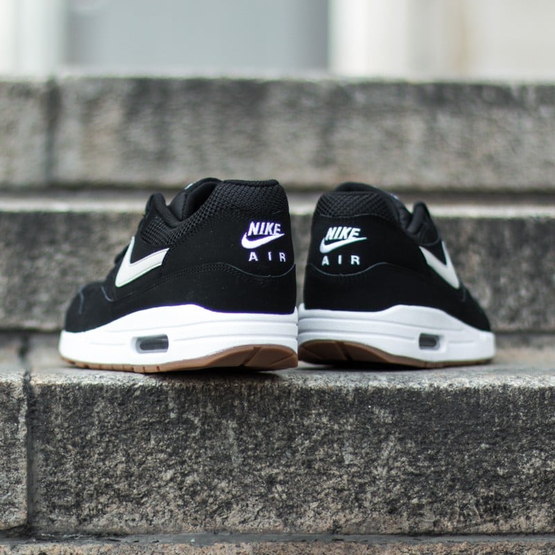 Nike air max 1 essential black white gum store