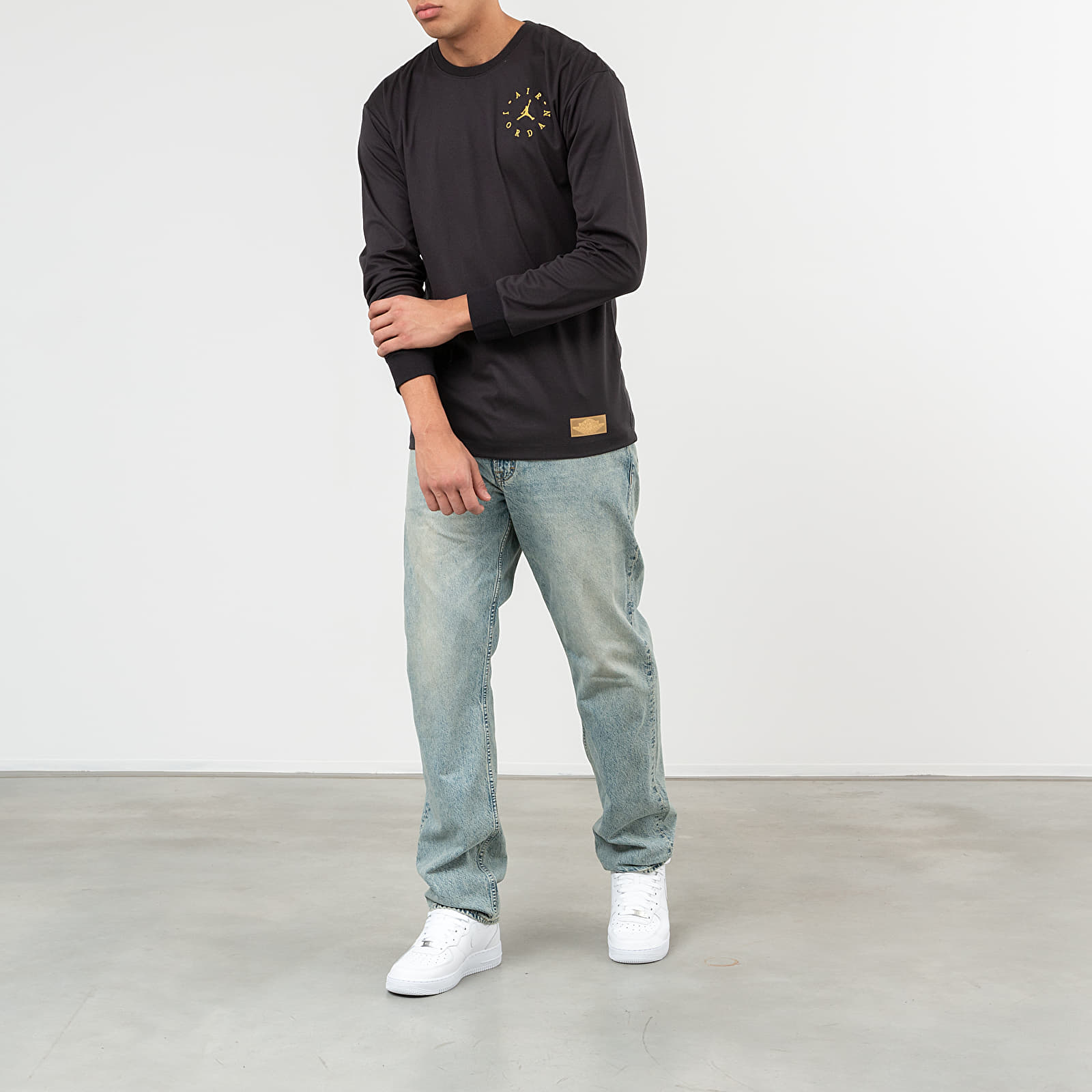 T-shirts Jordan Remastered Sueded Long Sleeve Tee Black/ Black/ Metallic Gold