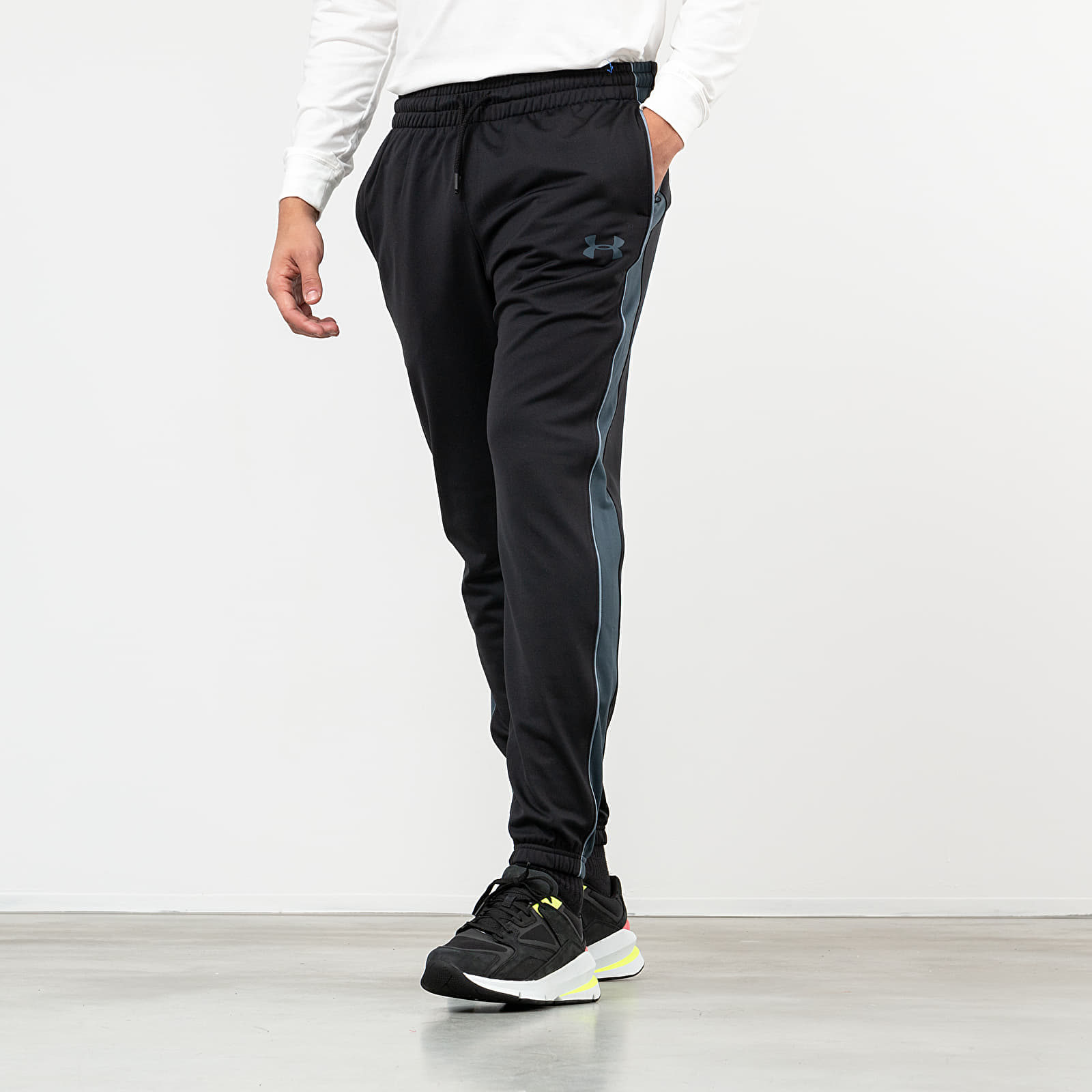 Under Armour Unstoppable Essential Track Pants