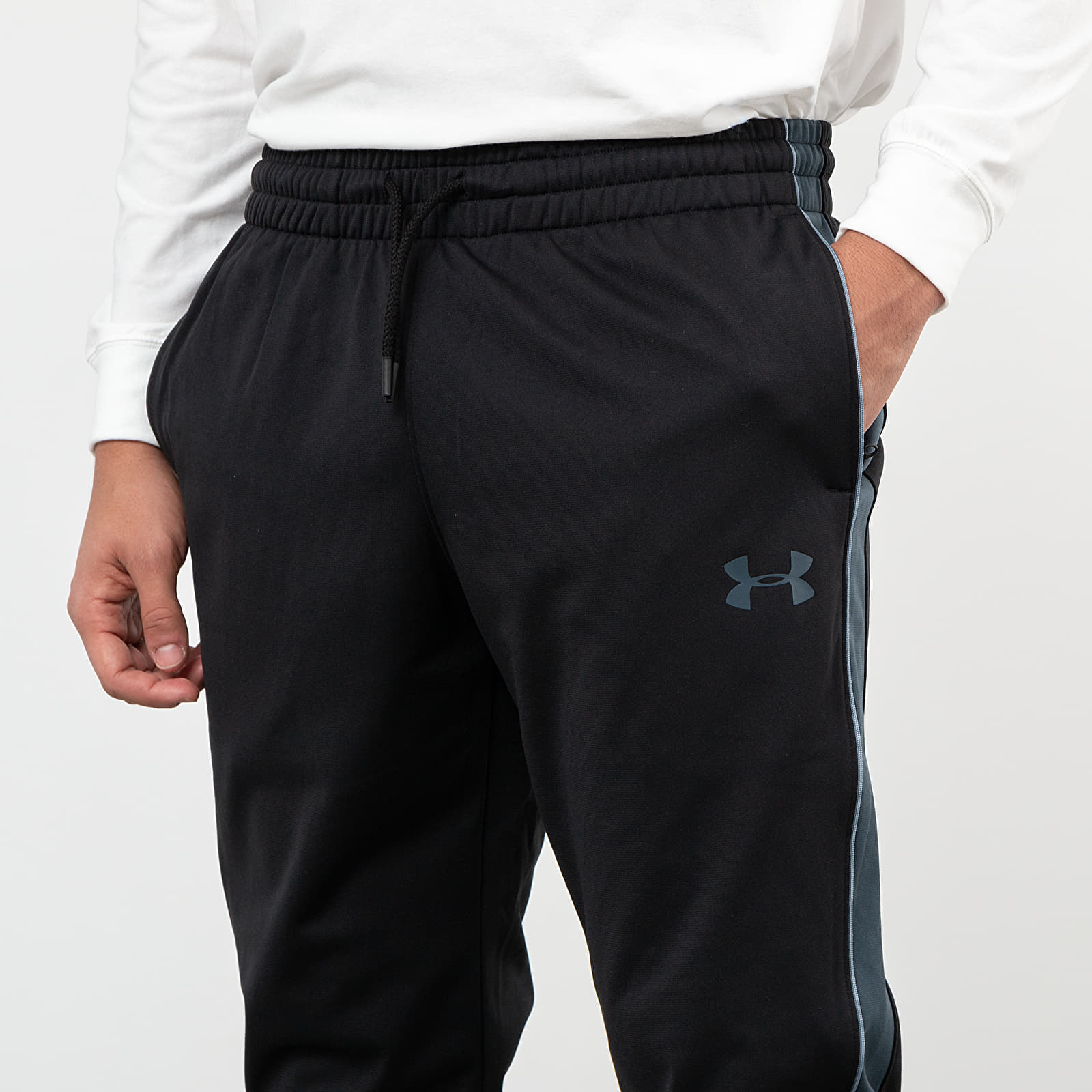 Pants Under Armour Unstoppable Essential Track Pants Black