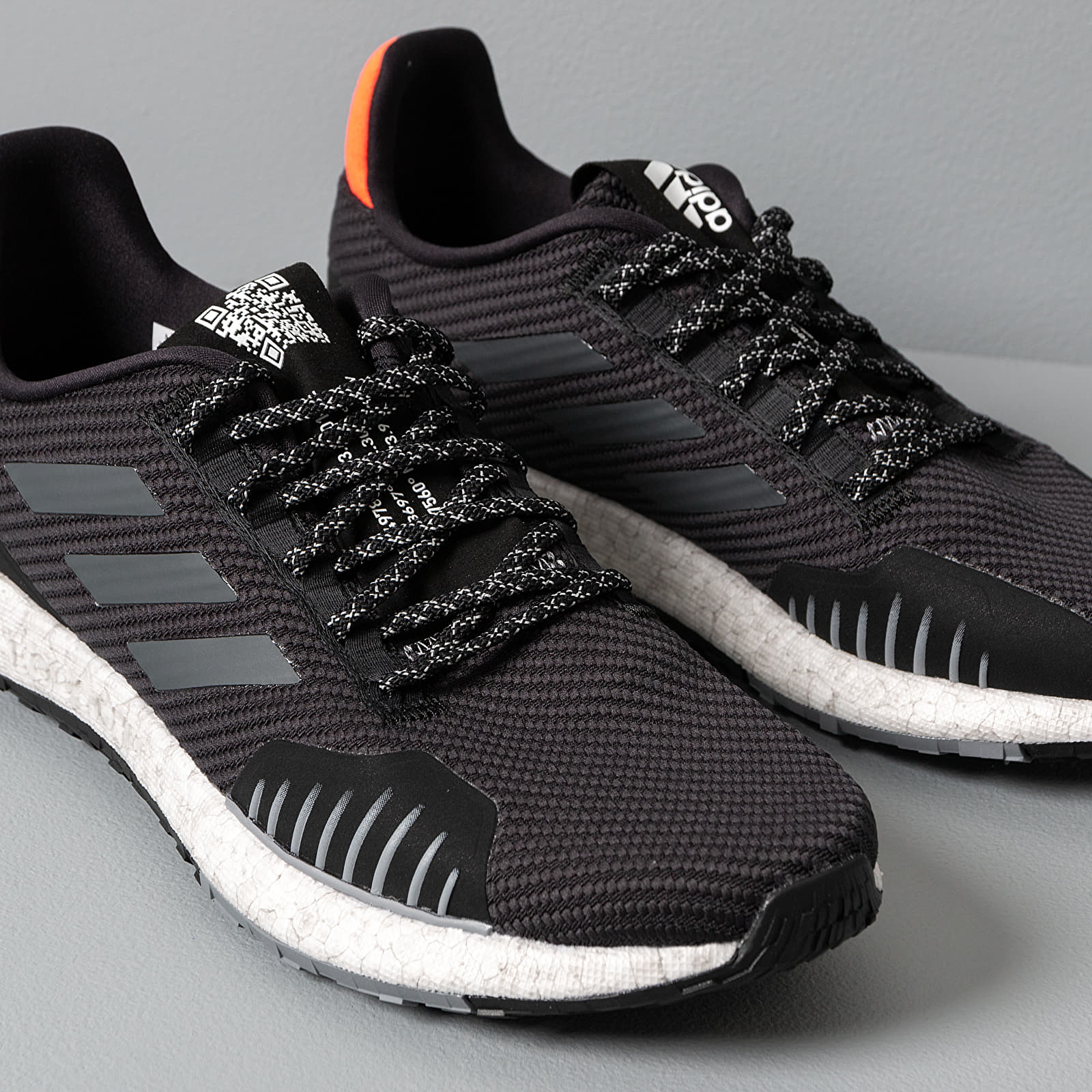Herren Sneaker und Schuhe adidas PulseBOOST HD Winter Core Black Grey Six Solar Red Footshop