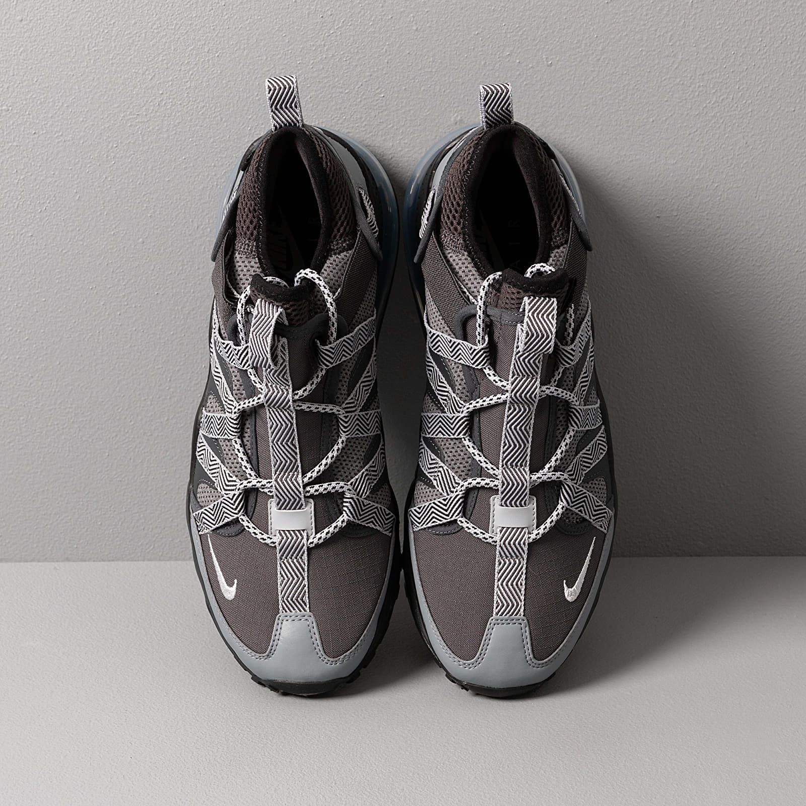 Nike air max 270 bowfin trainer 2025 anthracite / metallic silver / grey