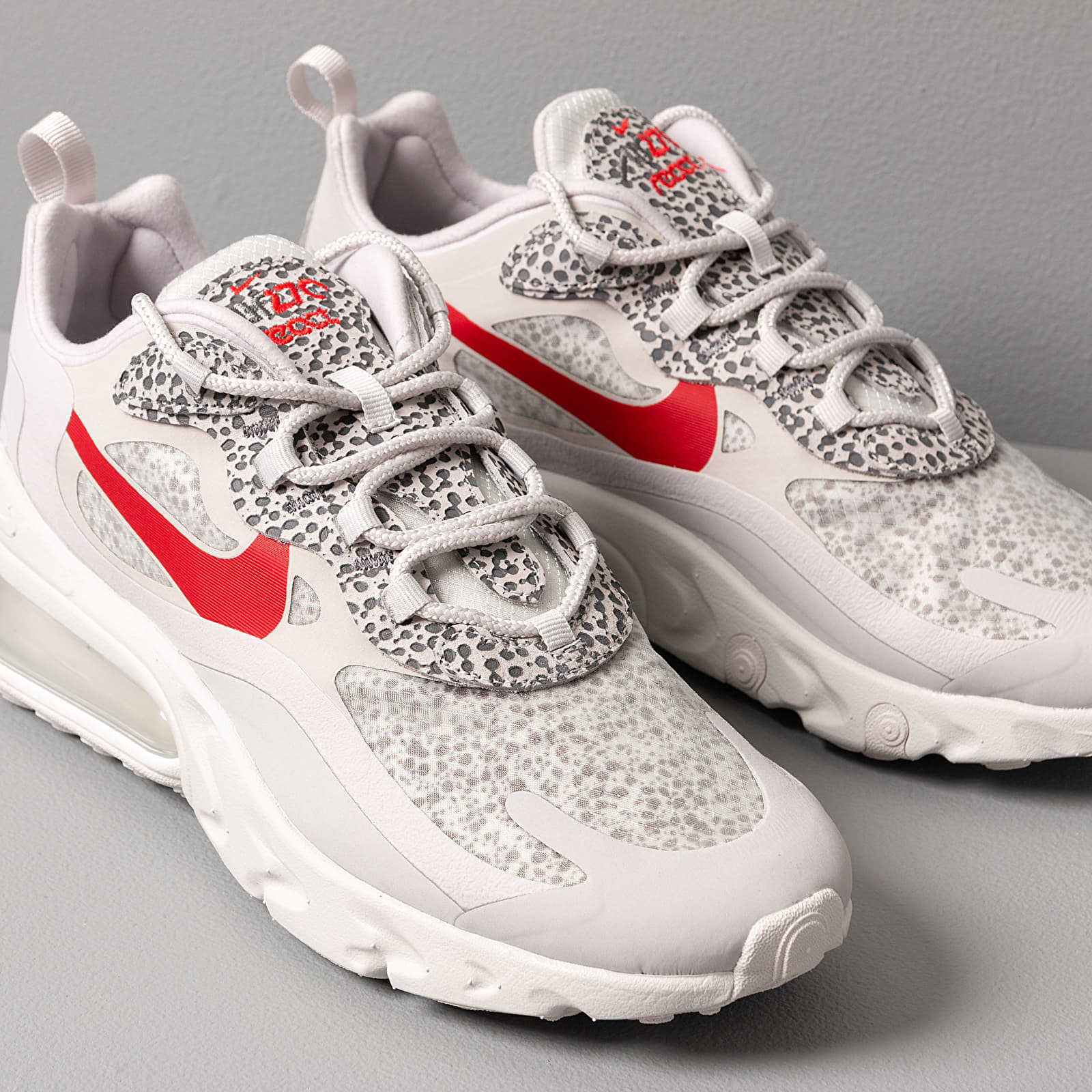 Air max react shop grey red white