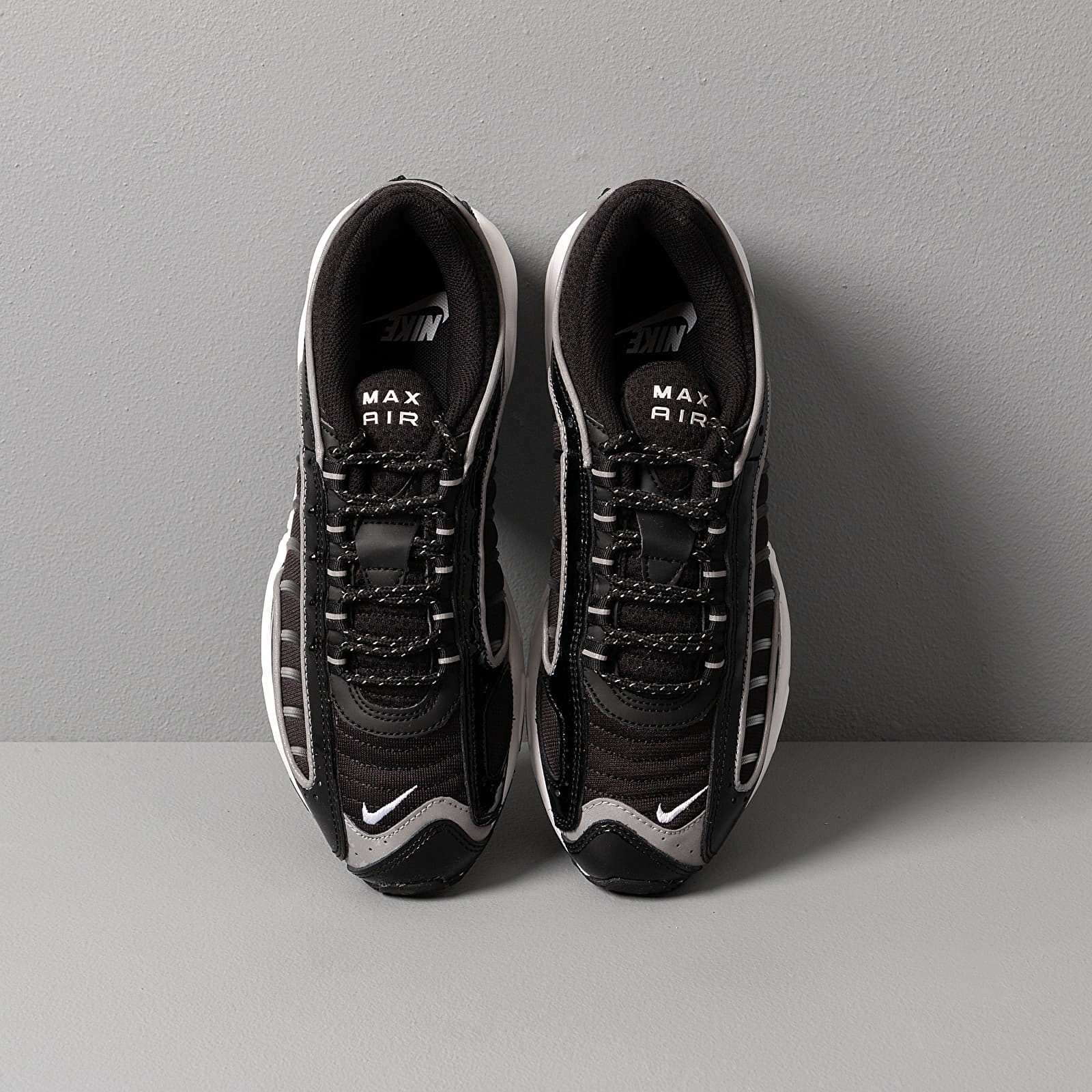 Chaussures et baskets femme Nike W Air Max Tailwind IV NRG Black/ White-Black