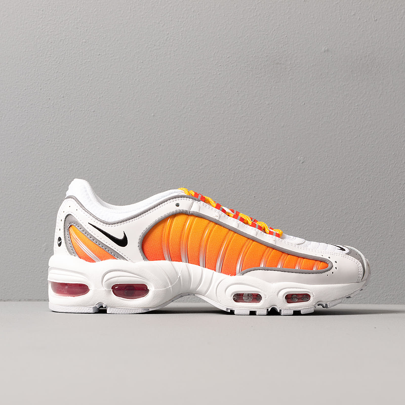 Women's shoes Nike W Air Max Tailwind IV NRG White/ Black-University Gold-Habanero Red