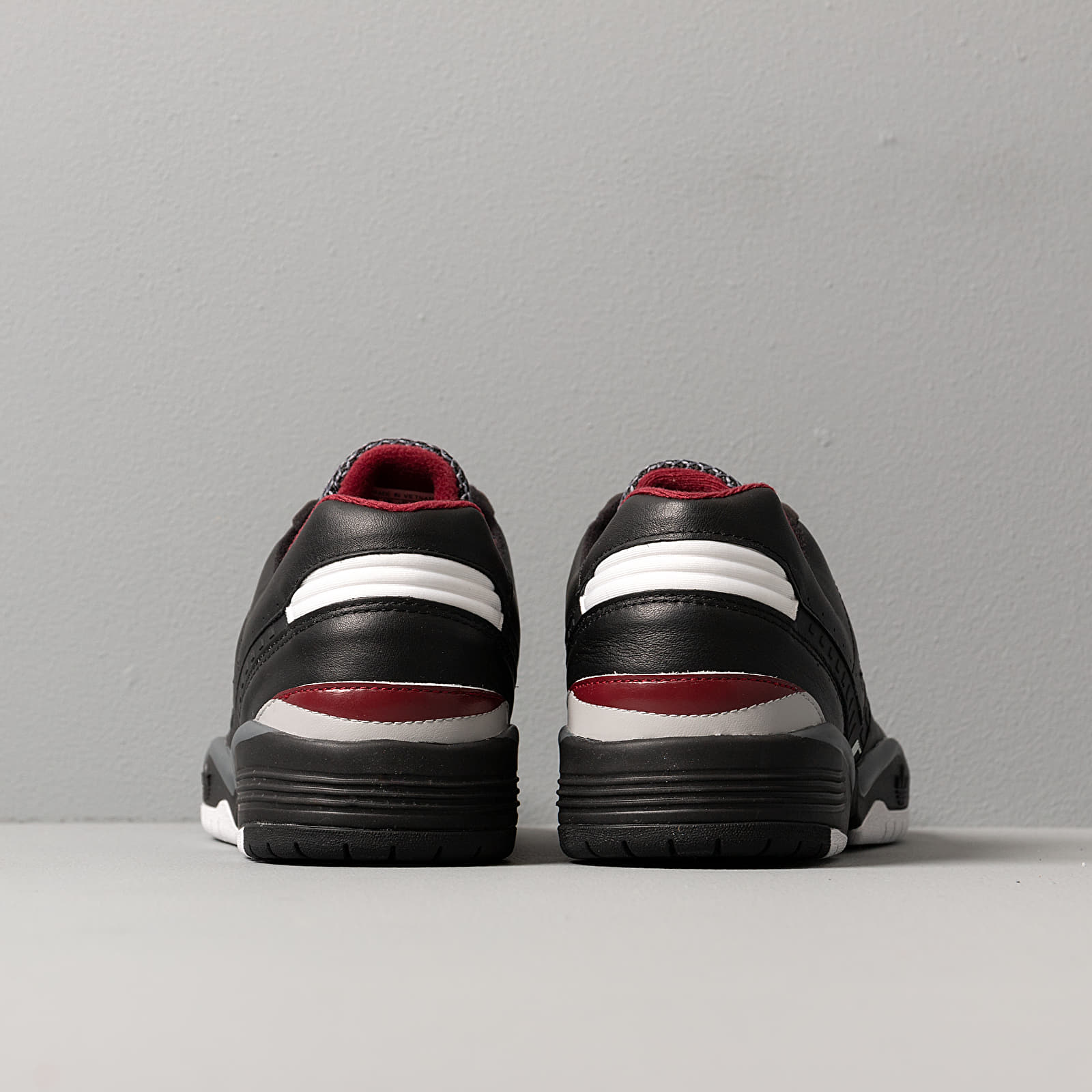 Moški čevlji adidas Torsion Comp Core Black/ Ftw White/ Core Burgundy