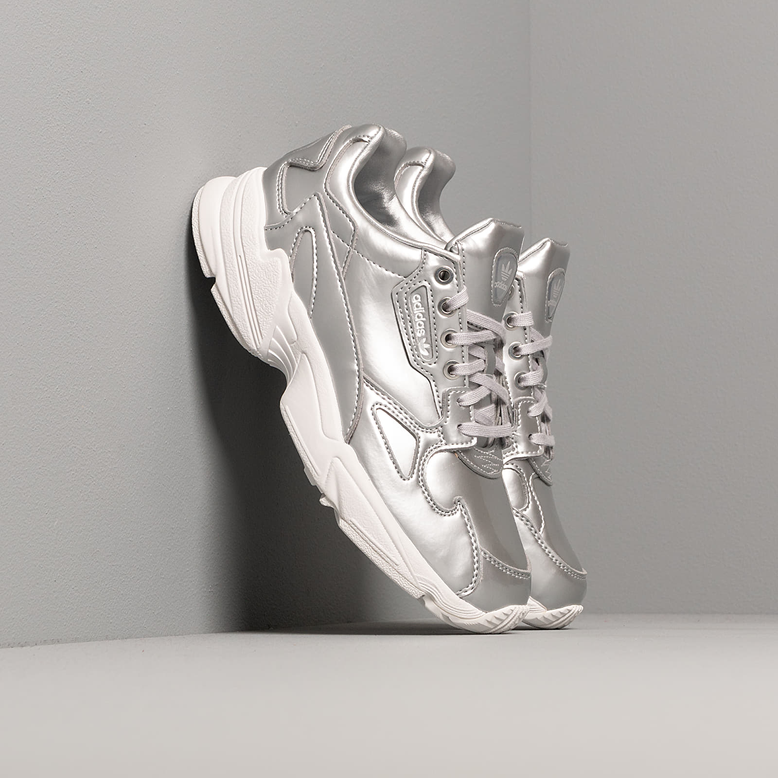 Дамски кецове и обувки adidas Falcon W Silver Metalic/ Silver Metalic/ Crystal White