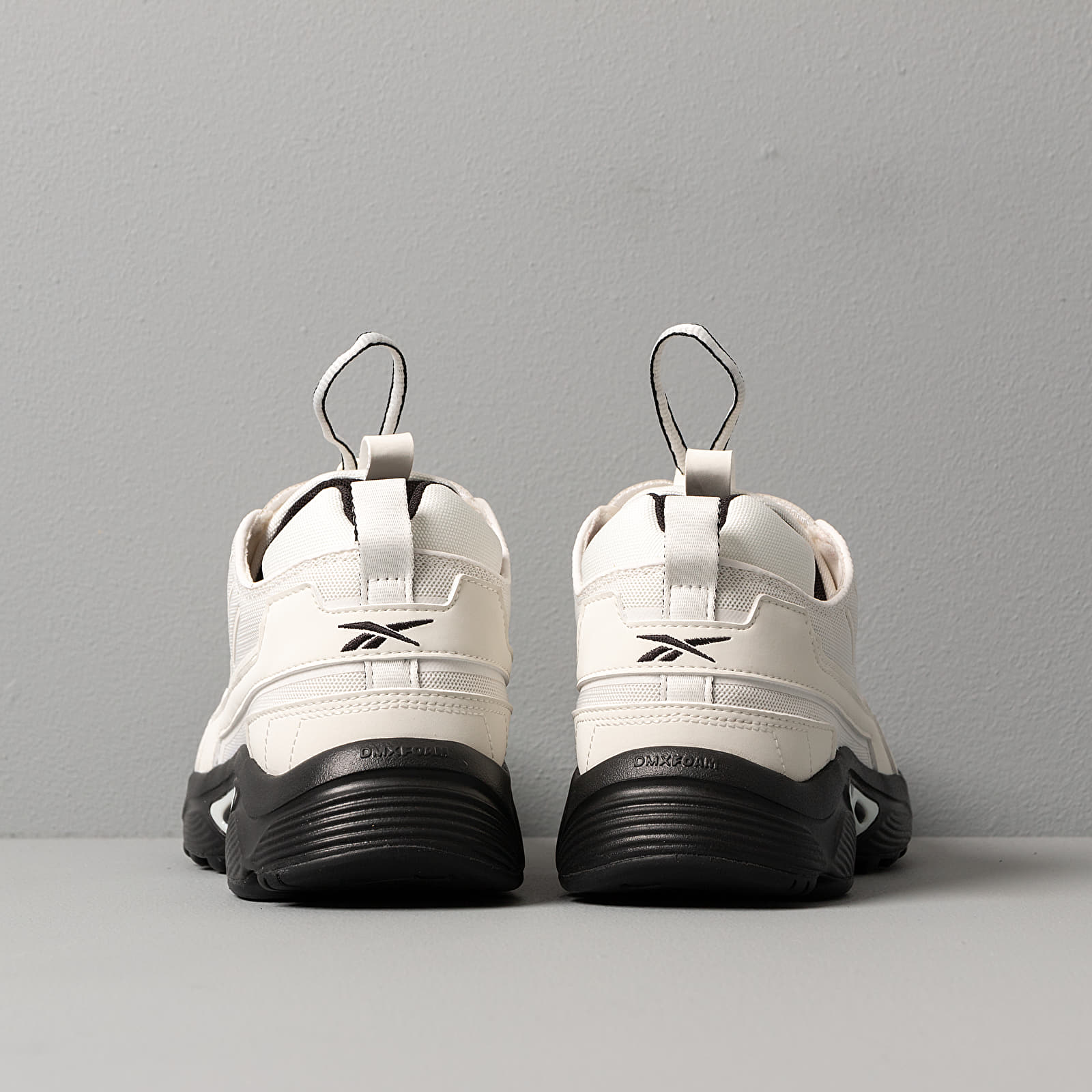 Women's shoes Reebok x Gigi Hadid DMX Series 2200 Zip Chalk/ Black/ Panton