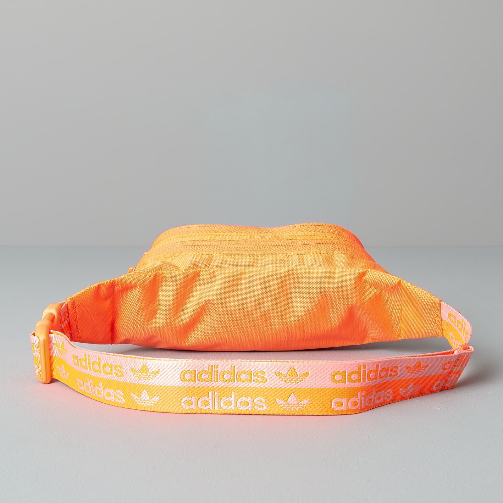 Hip nahrbtniki adidas RYV Waistbag Signal Coral