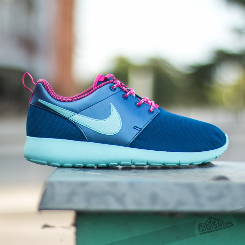 Buty damskie Nike Roshe One (GS) Hyper Pink/ Insignia Blue/ Copa-Vivid Pink
