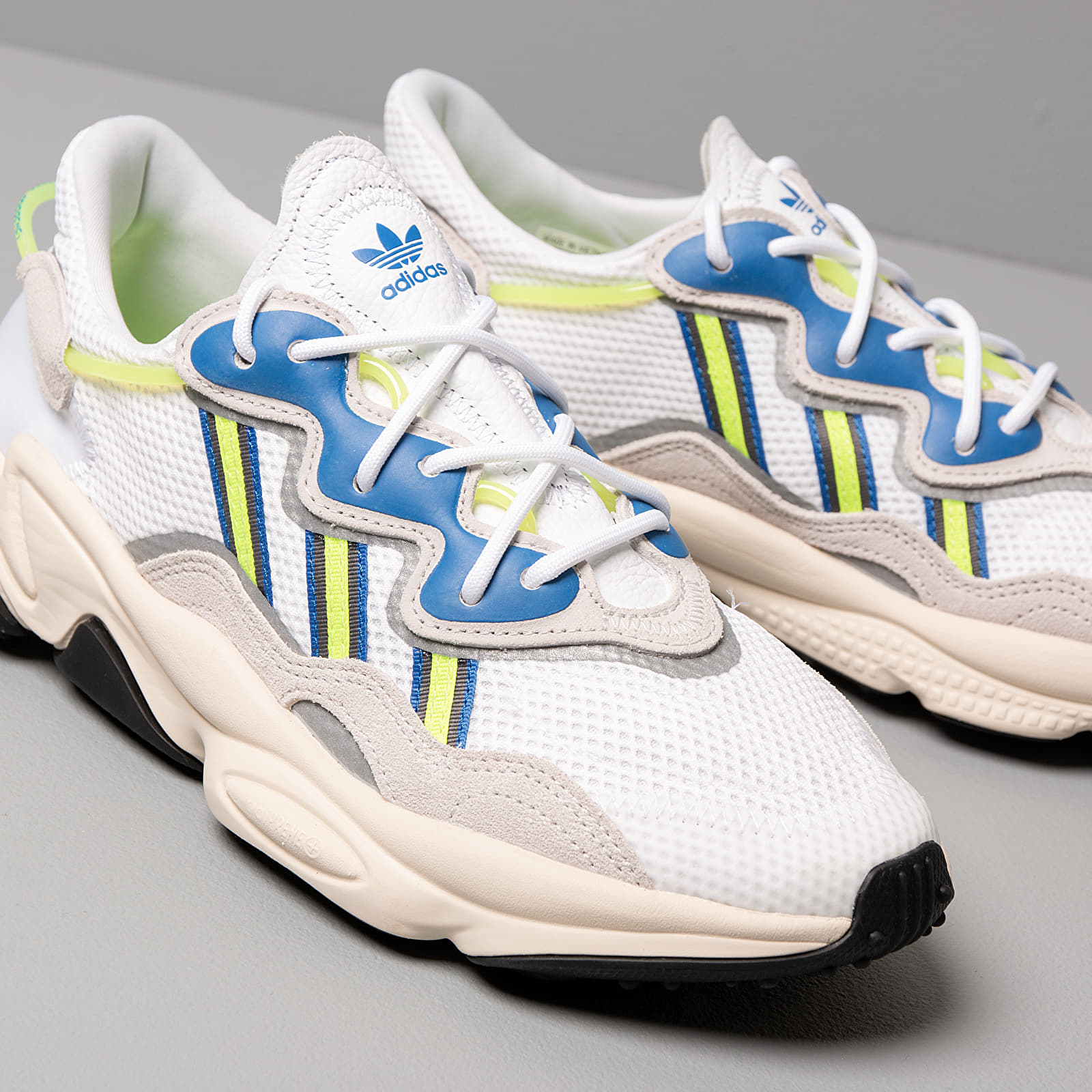 Adidas ozweego cloud white solar yellow 2025
