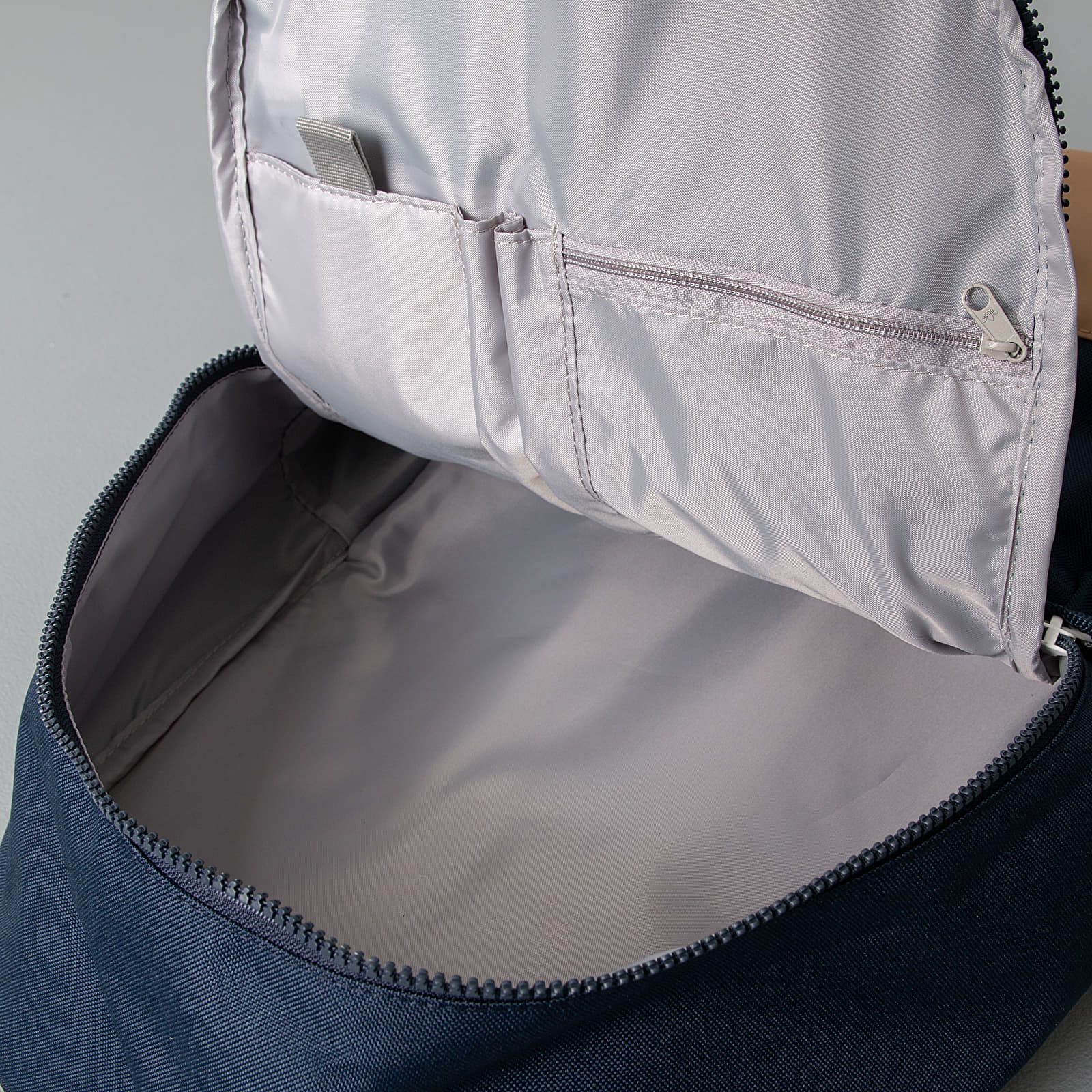 Ryggsäckar adidas Premium Modern Backpack Collegiate Navy/ Cardboard
