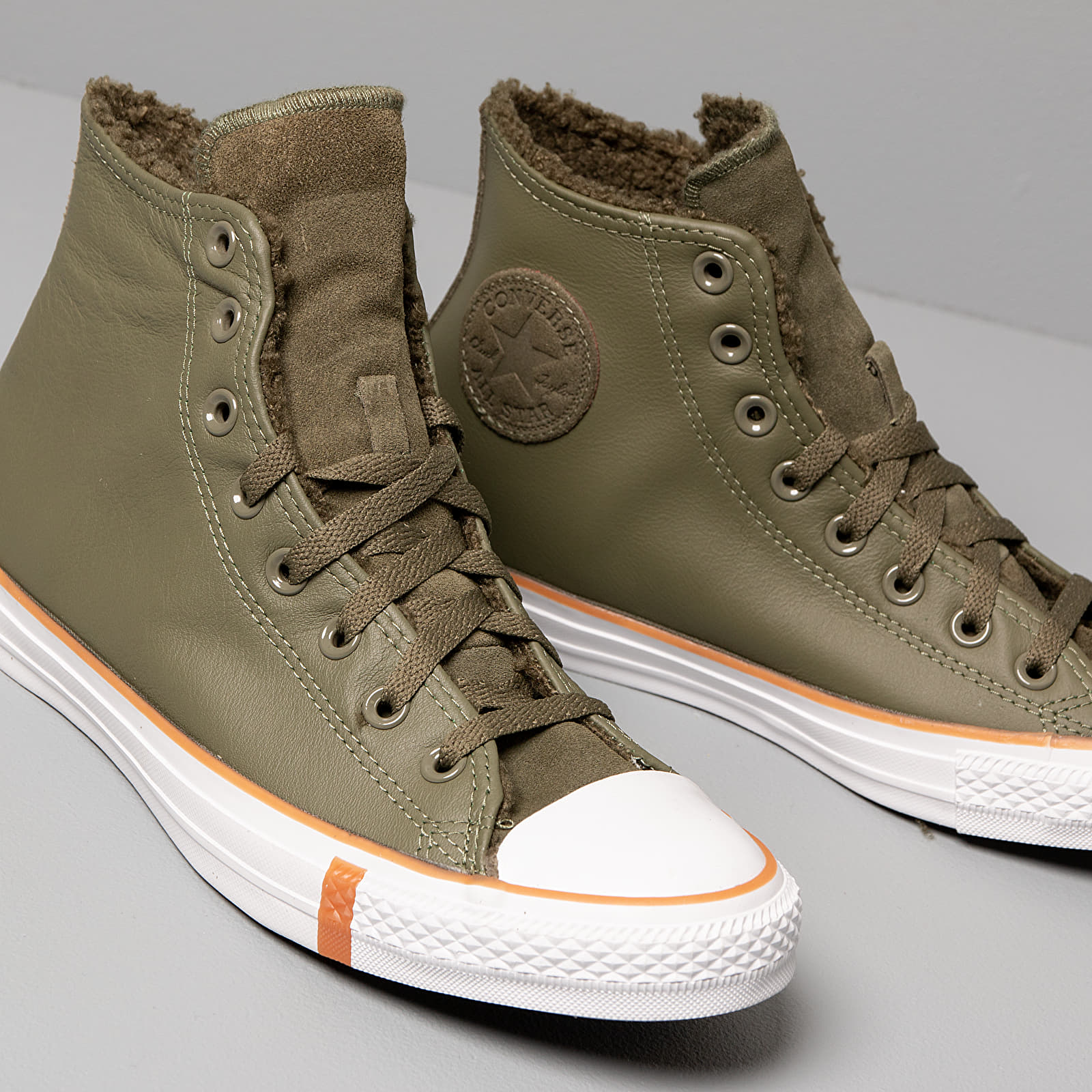Vyriška avalynė Converse Chuck Taylor All Star Faux Shearling Field Surplus/ White/ Honey