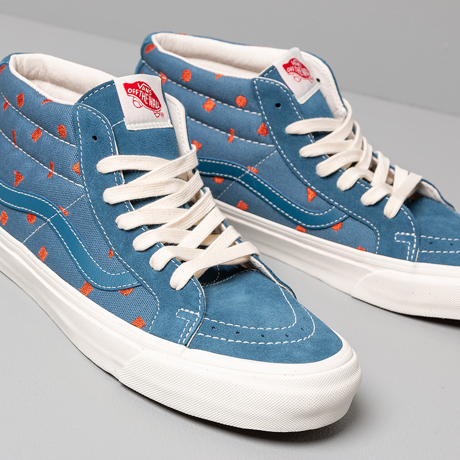 Vans on sale og mid