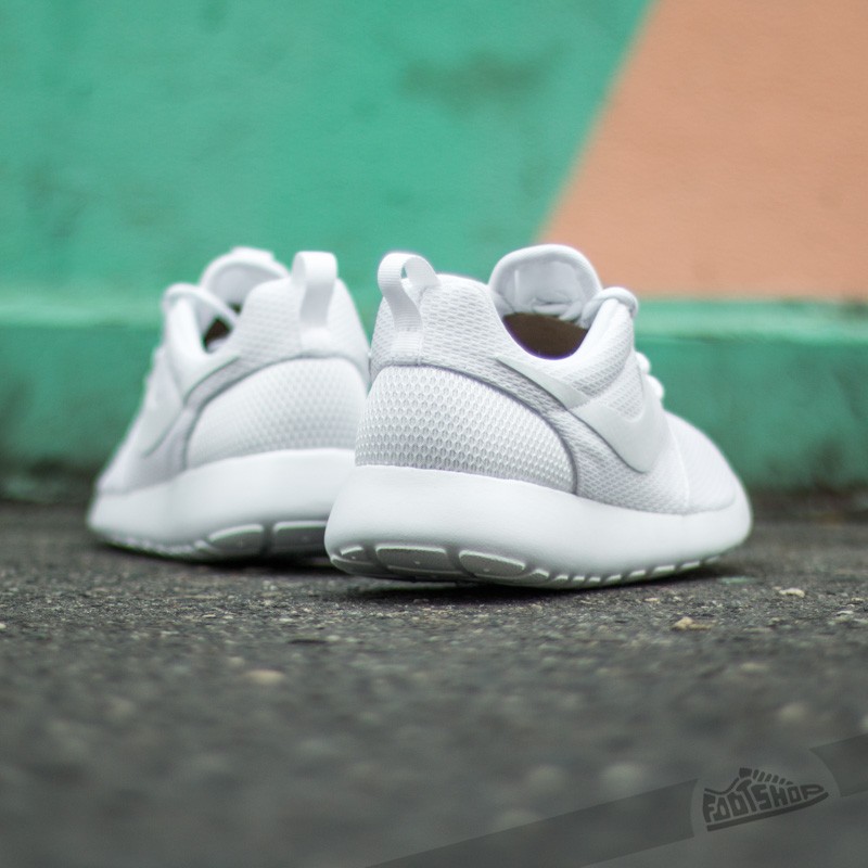 Roshe one deals triple white