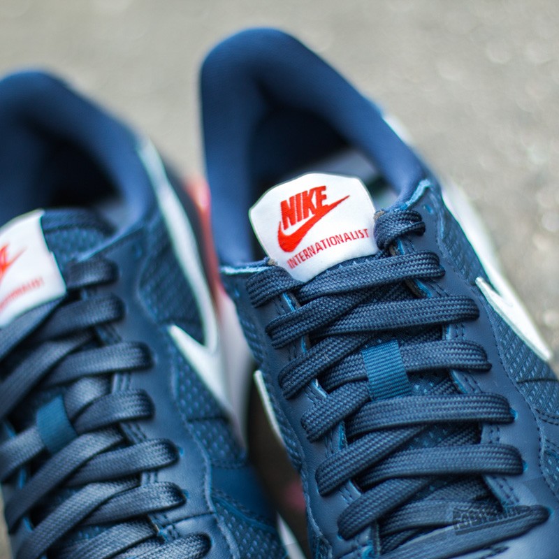 Chaussures et baskets femme W Nike Internationalist FO QS Midnight Navy White TM Orange Footshop