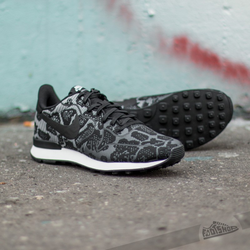 Nike internationalist leopard store