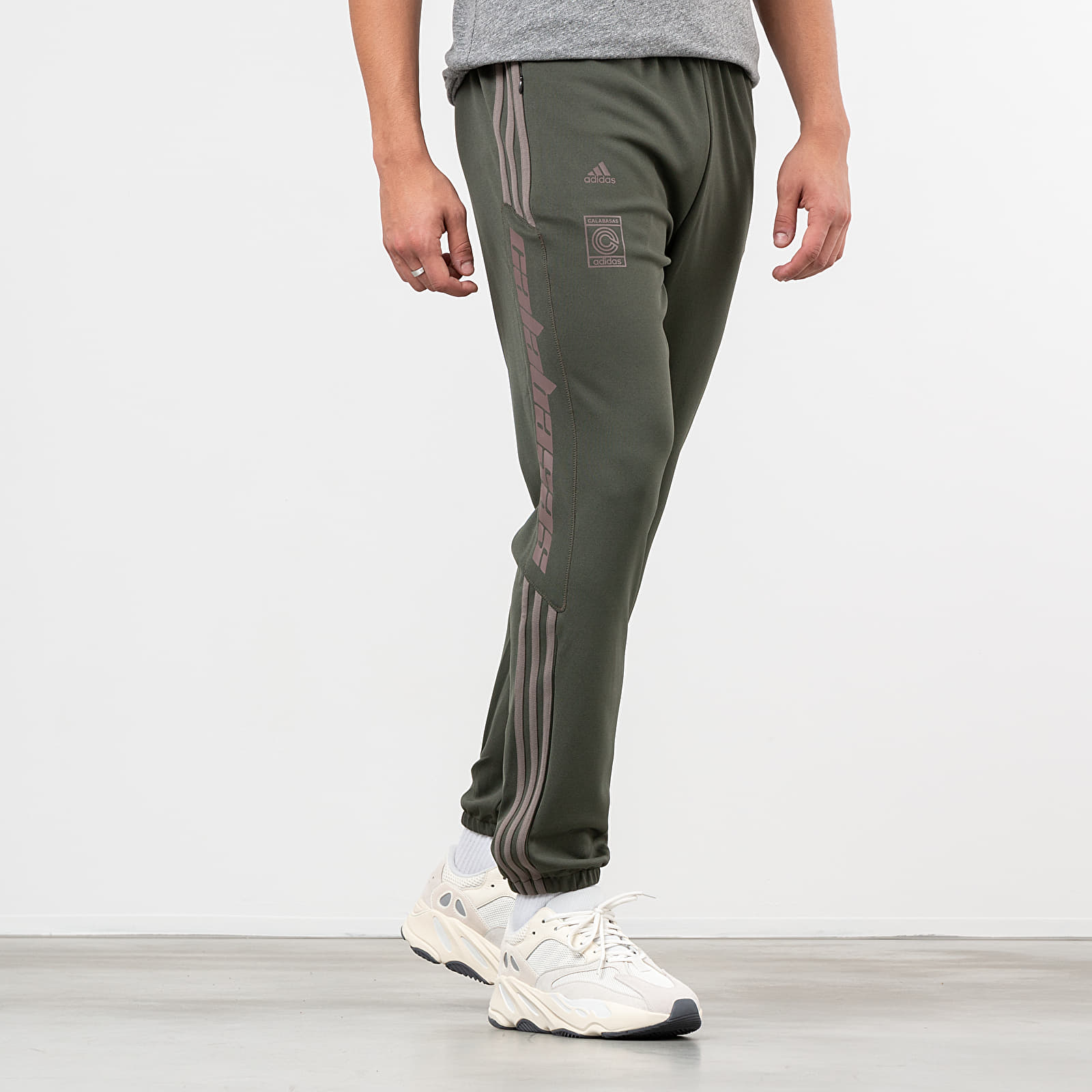 Pantaloni și blugi adidas Calabasas Track Pants Mink/ Core