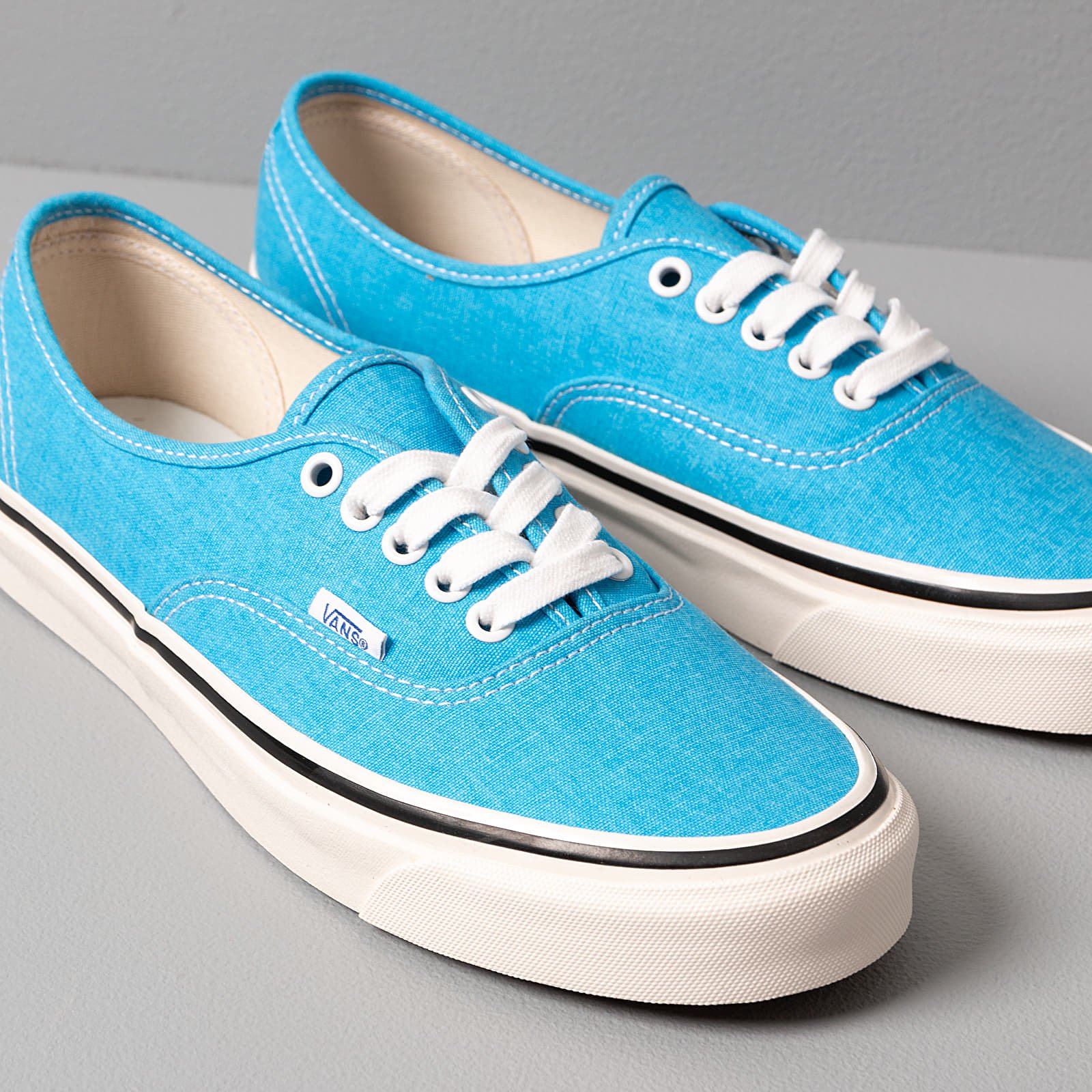 Vans authentic new arrivals 44 dx blue
