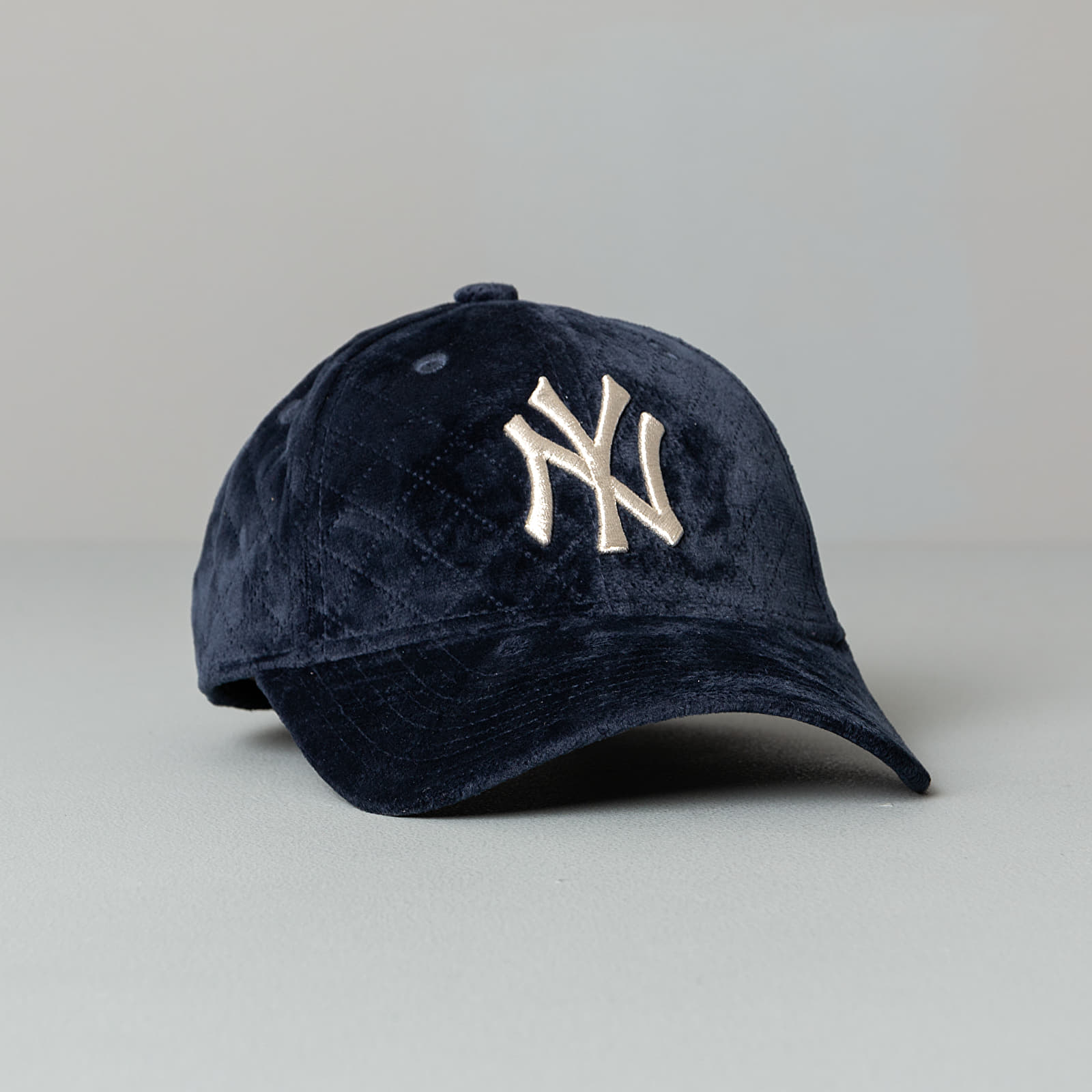 Шапки New Era 9Forty MLB Quilted New York Yankees Cap WMNS Blue
