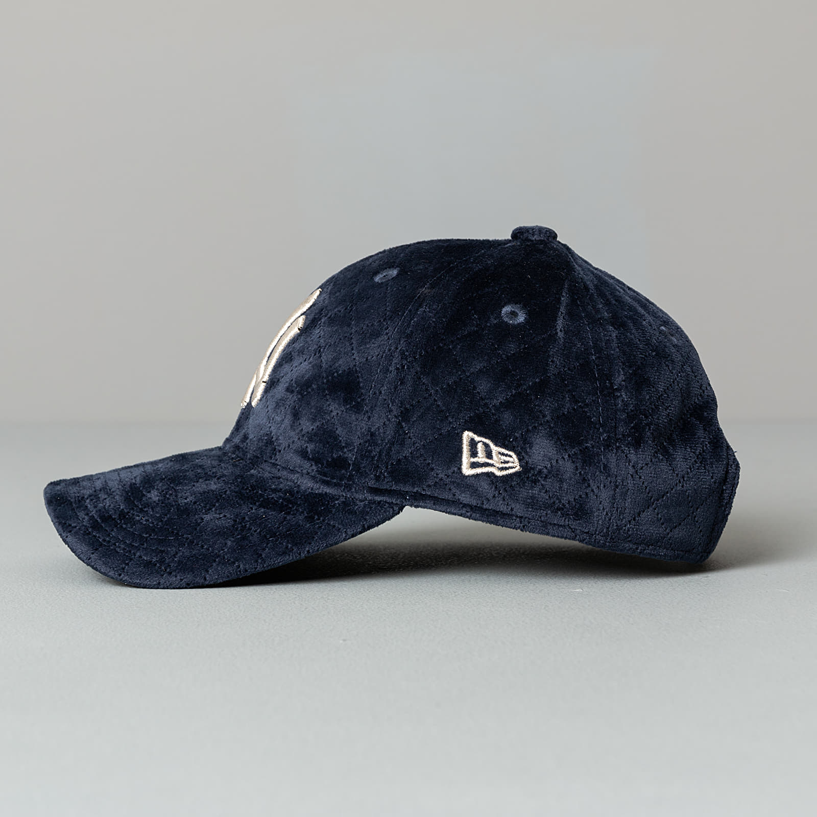 Шапки New Era 9Forty MLB Quilted New York Yankees Cap WMNS Blue