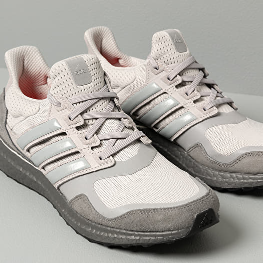 Light grey ultra boost 4. on sale