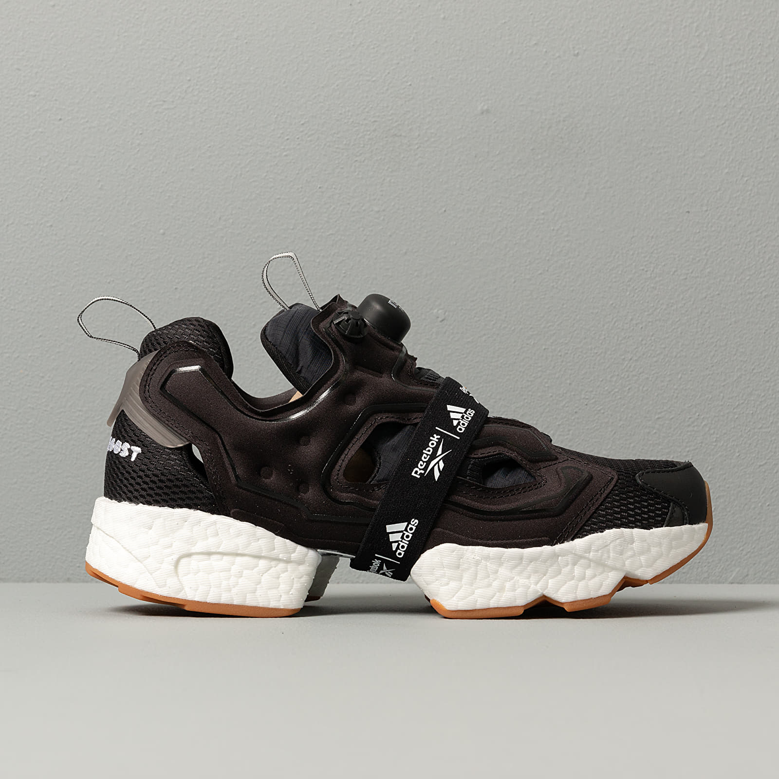 Zapatillas Hombre Reebok Instapump Fury BOOST Black/ White/ Reebok Rubber Gum-06
