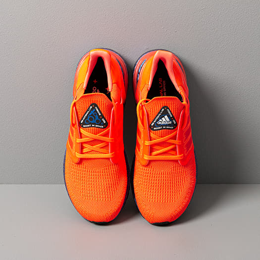 Solid deals red adidas